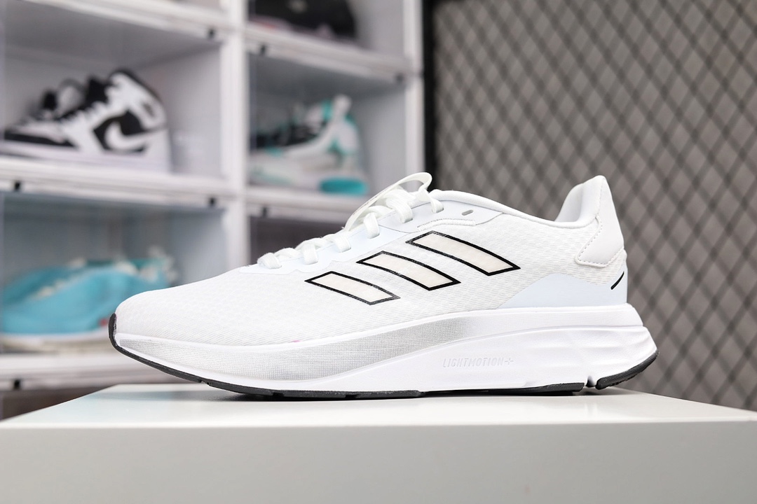 G0 Adidas Speedmotion 飞马 越野跑鞋 依旧采用Nike React缓冲垫，封装的Zoom Air和Pegasus Trail 2的外底胎面透气的网眼与覆盖层搭配，经过重新加工，提高了耐用性，改善了锁定效果×553WS