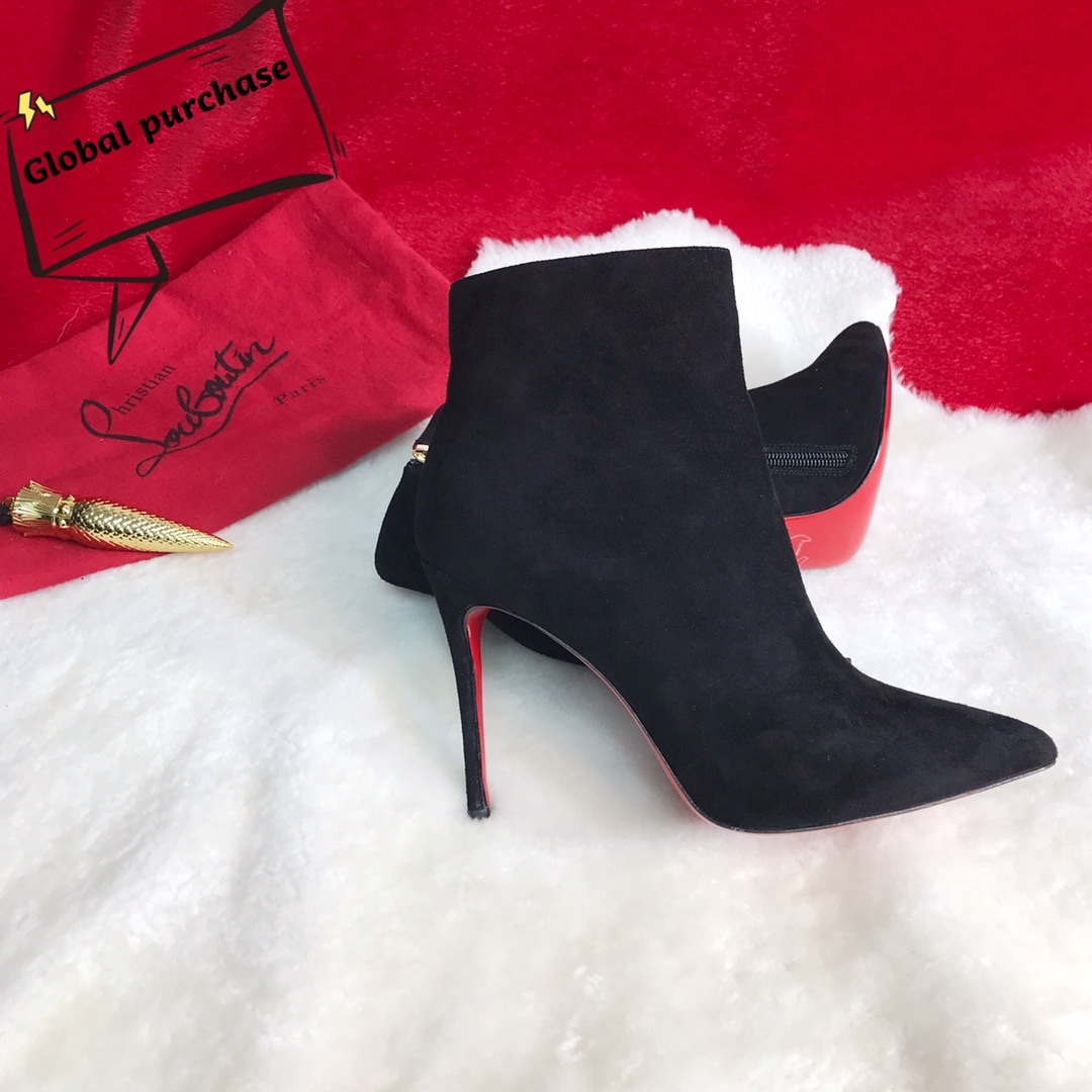 NO:337194,High-end customized autumn and winter boot series!  H10Cm, size 34-42. Private mold trademark zipper. 902-002 Black Sheep Mark. Gold trademark zipper, official website synchronization Standard European code Reference:902-002 Color:black Material:veau velours Lining:goat leather Heel height:10Cm Sole:leather sole Size:EUR 34-42 (US 4-11):,,christian louboutin,boots,sheep19860909高端订制 秋冬靴系列！ H10Cm,尺码34-42码.私模商标拉链 .902-002黑羊猄.金商标拉链,官网同步 标准欧码 Reference:902-002 Color:black Material:veau velours Lining:goat leather Heel heigh:10Cm Sole:leather sole Size:EUR 34－42（US 4一11) :,,christian louboutin,boots,sheep,Women's Shoes