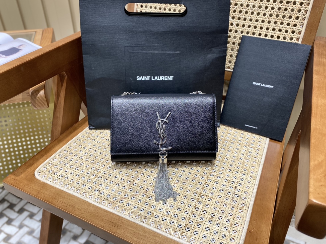 YSL 𝐊𝐚𝐭𝐞 20𝐜𝐦 鱼子酱流苏链条包 474366黑色/银扣