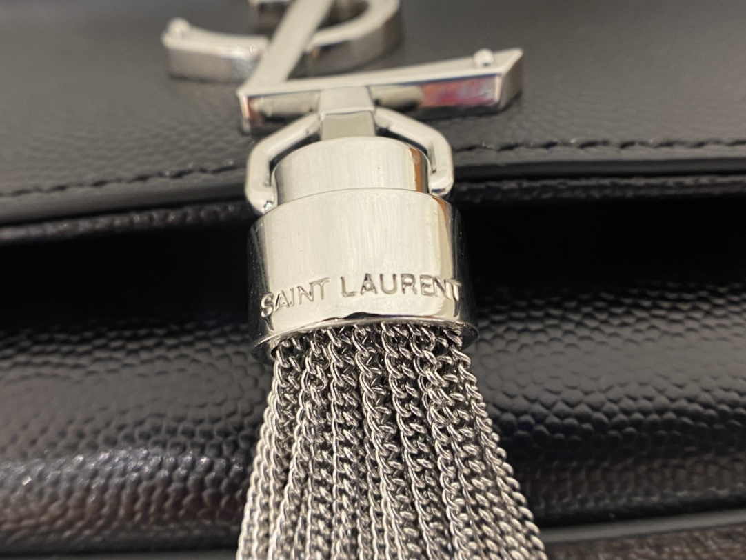 YSL 𝐊𝐚𝐭𝐞 20𝐜𝐦 鱼子酱流苏链条包 474366黑色/银扣