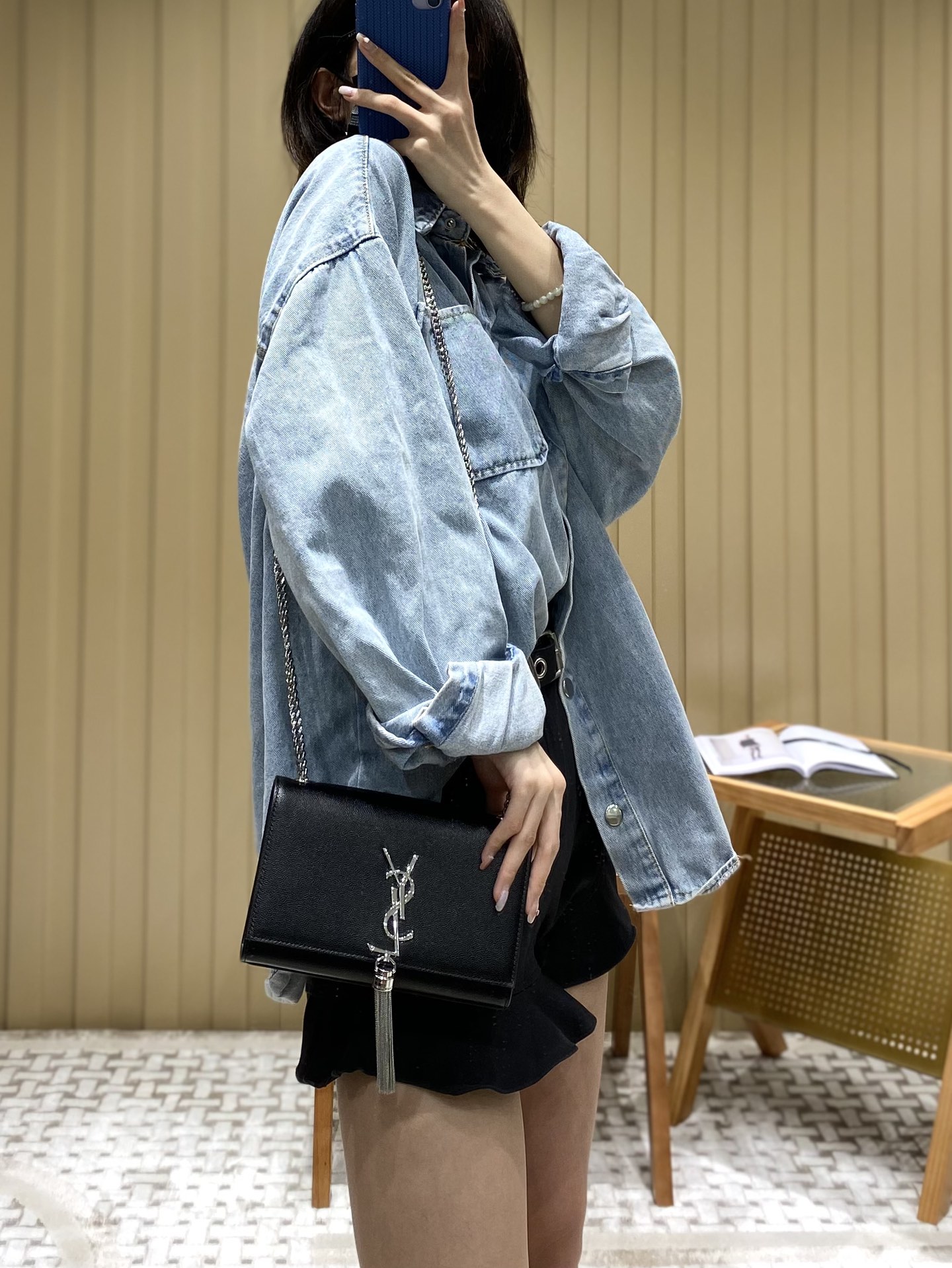 YSL 𝐊𝐚𝐭𝐞 20𝐜𝐦 鱼子酱流苏链条包 474366黑色/银扣