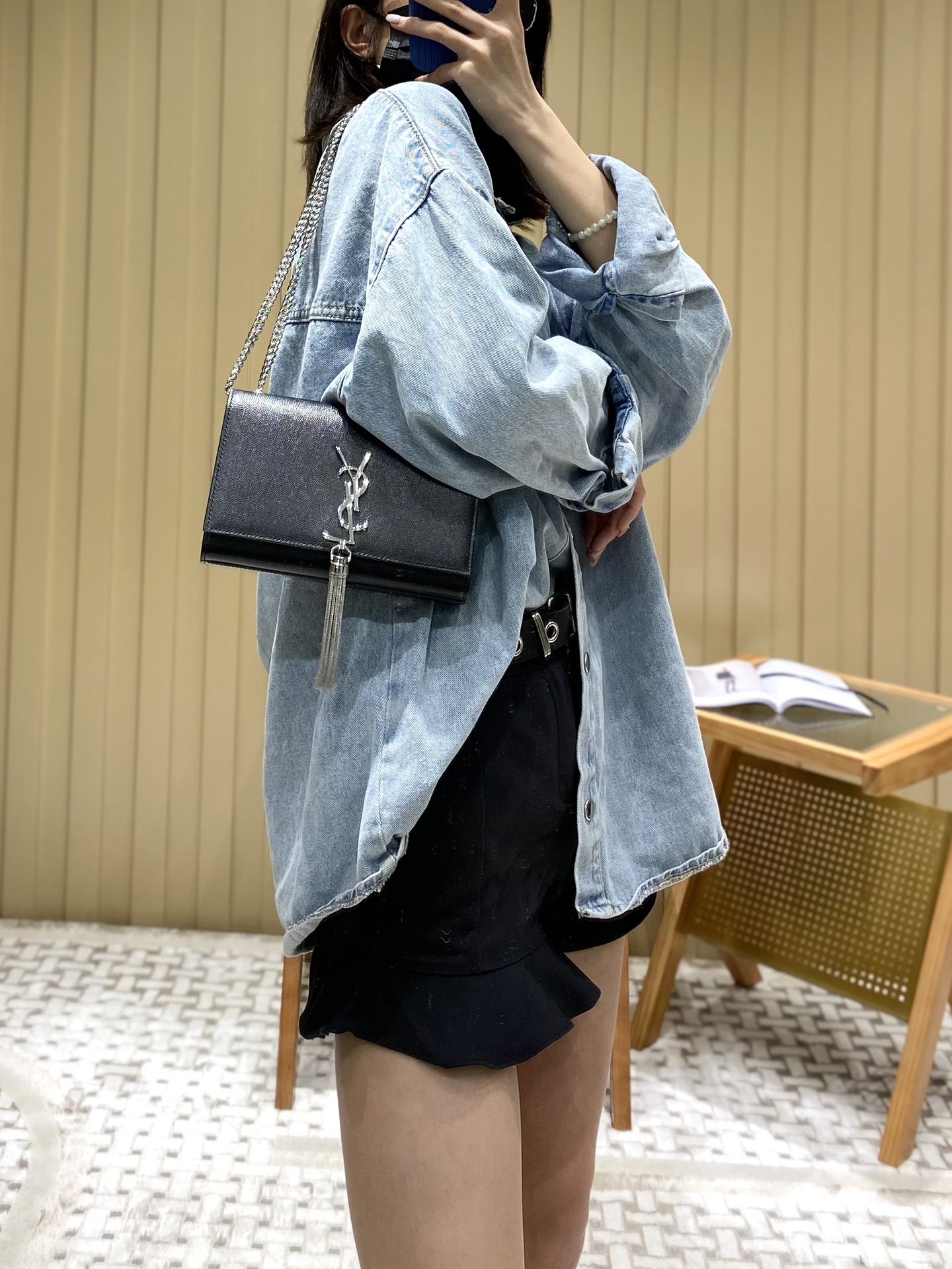 YSL 𝐊𝐚𝐭𝐞 20𝐜𝐦 鱼子酱流苏链条包 474366黑色/银扣