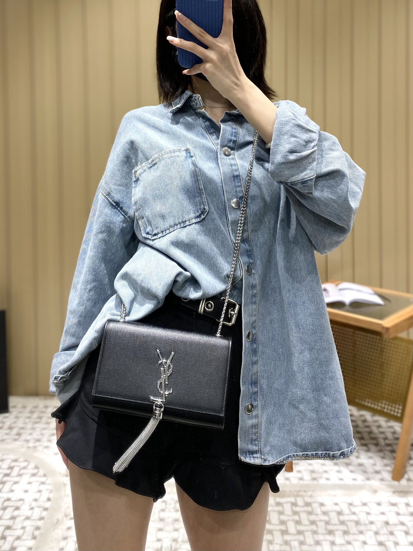 YSL 𝐊𝐚𝐭𝐞 20𝐜𝐦 鱼子酱流苏链条包 474366黑色/银扣