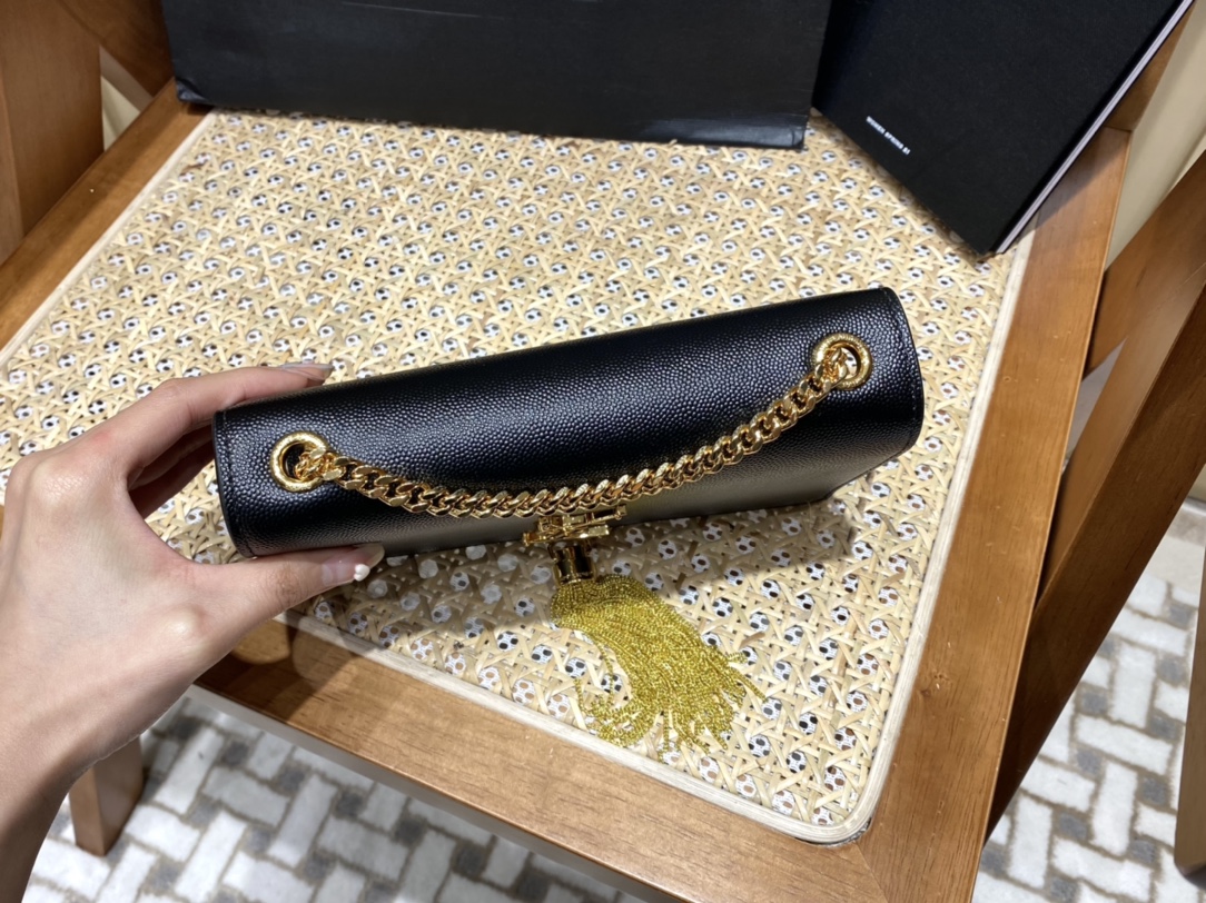 YSL 𝐊𝐚𝐭𝐞 20𝐜𝐦 鱼子酱流苏链条包 474366黑色/金扣