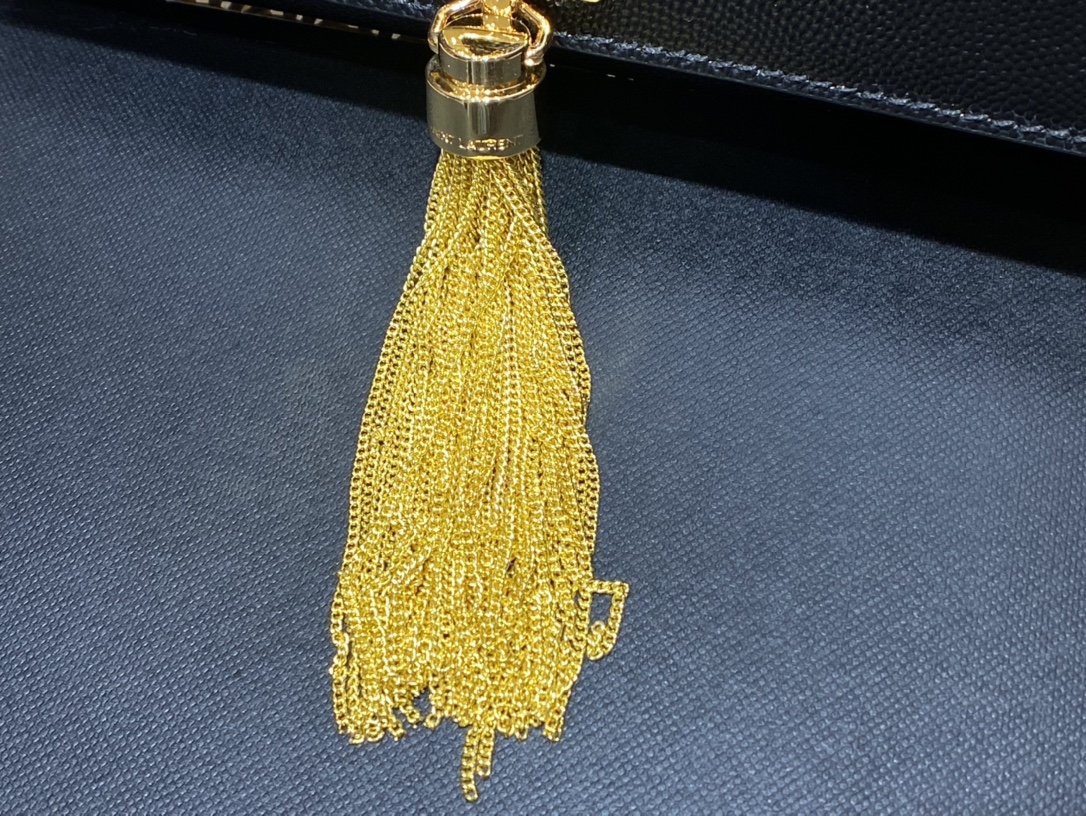YSL 𝐊𝐚𝐭𝐞 20𝐜𝐦 鱼子酱流苏链条包 474366黑色/金扣