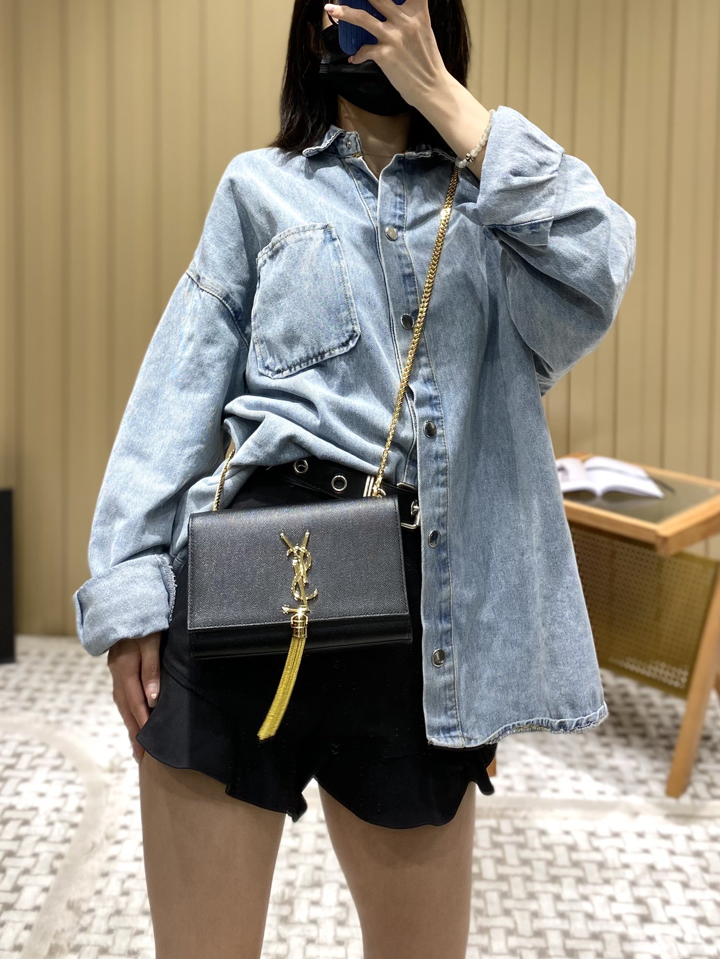 YSL 𝐊𝐚𝐭𝐞 20𝐜𝐦 鱼子酱流苏链条包 474366黑色/金扣
