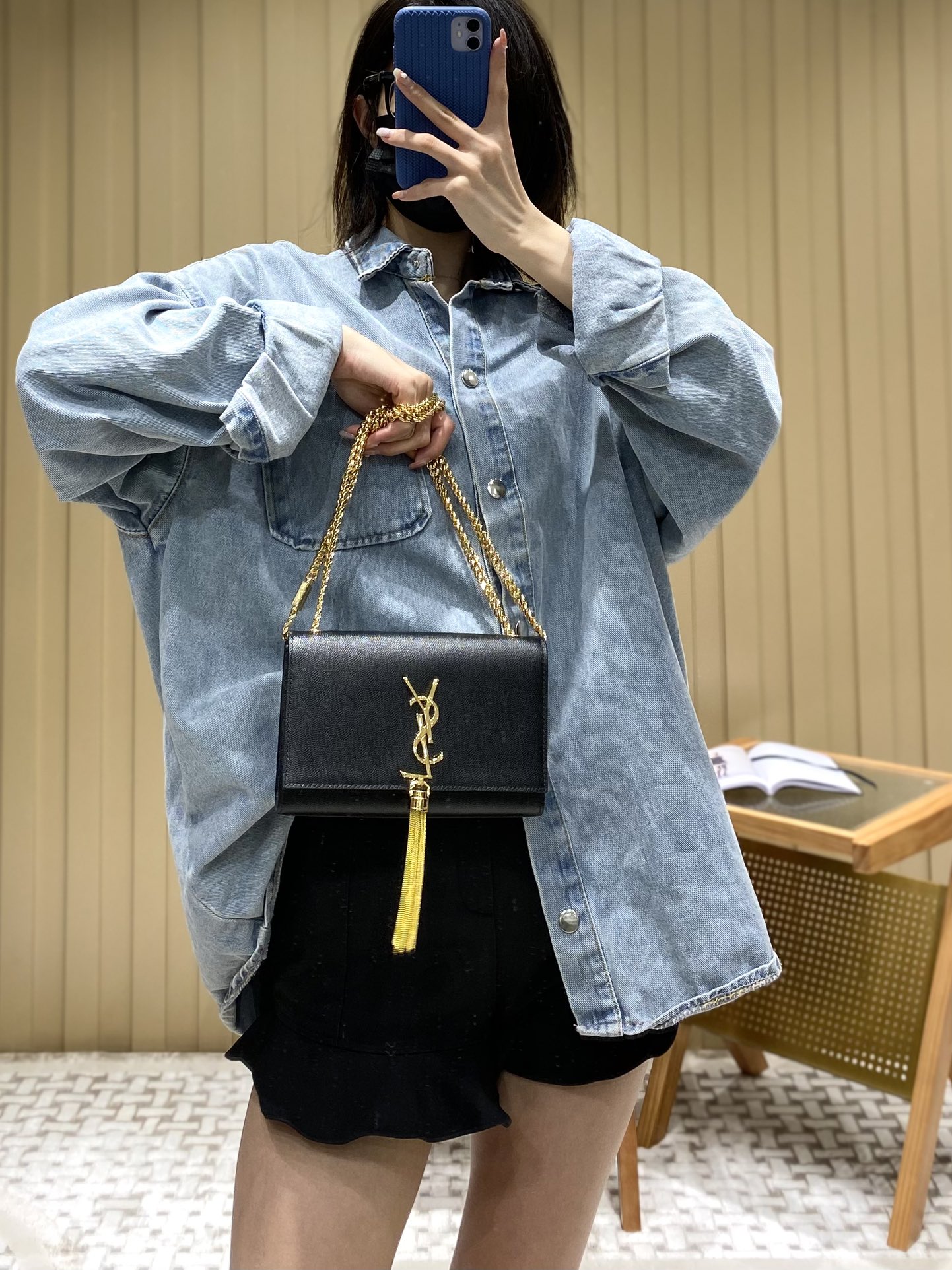 YSL 𝐊𝐚𝐭𝐞 20𝐜𝐦 鱼子酱流苏链条包 474366黑色/金扣