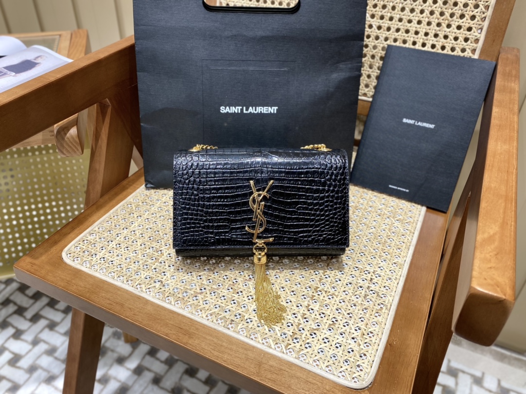 YSL 𝐊𝐚𝐭𝐞 20𝐜𝐦 鳄鱼纹流苏链条包 474366黑色/金扣