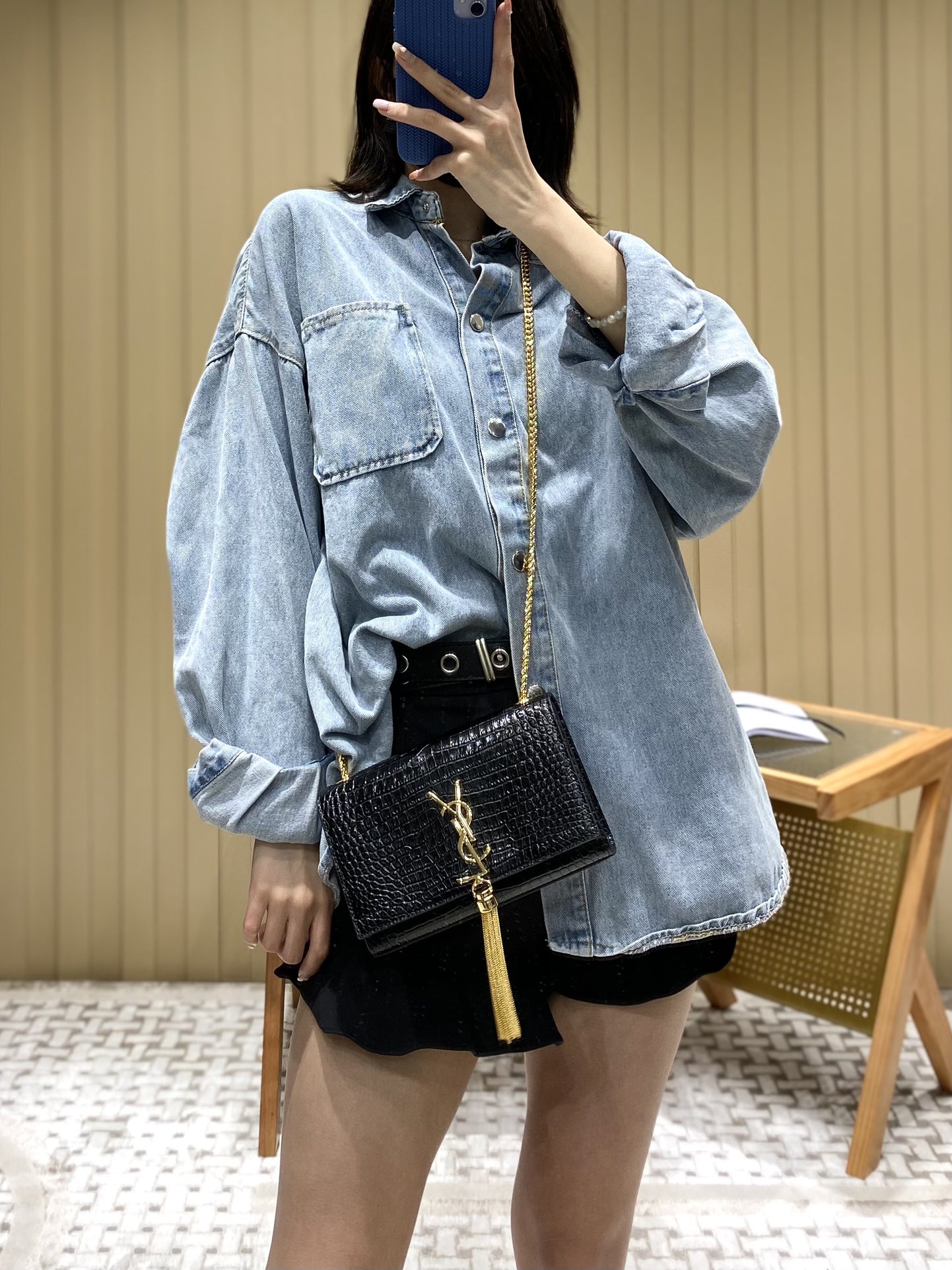 YSL 𝐊𝐚𝐭𝐞 20𝐜𝐦 鳄鱼纹流苏链条包 474366黑色/金扣