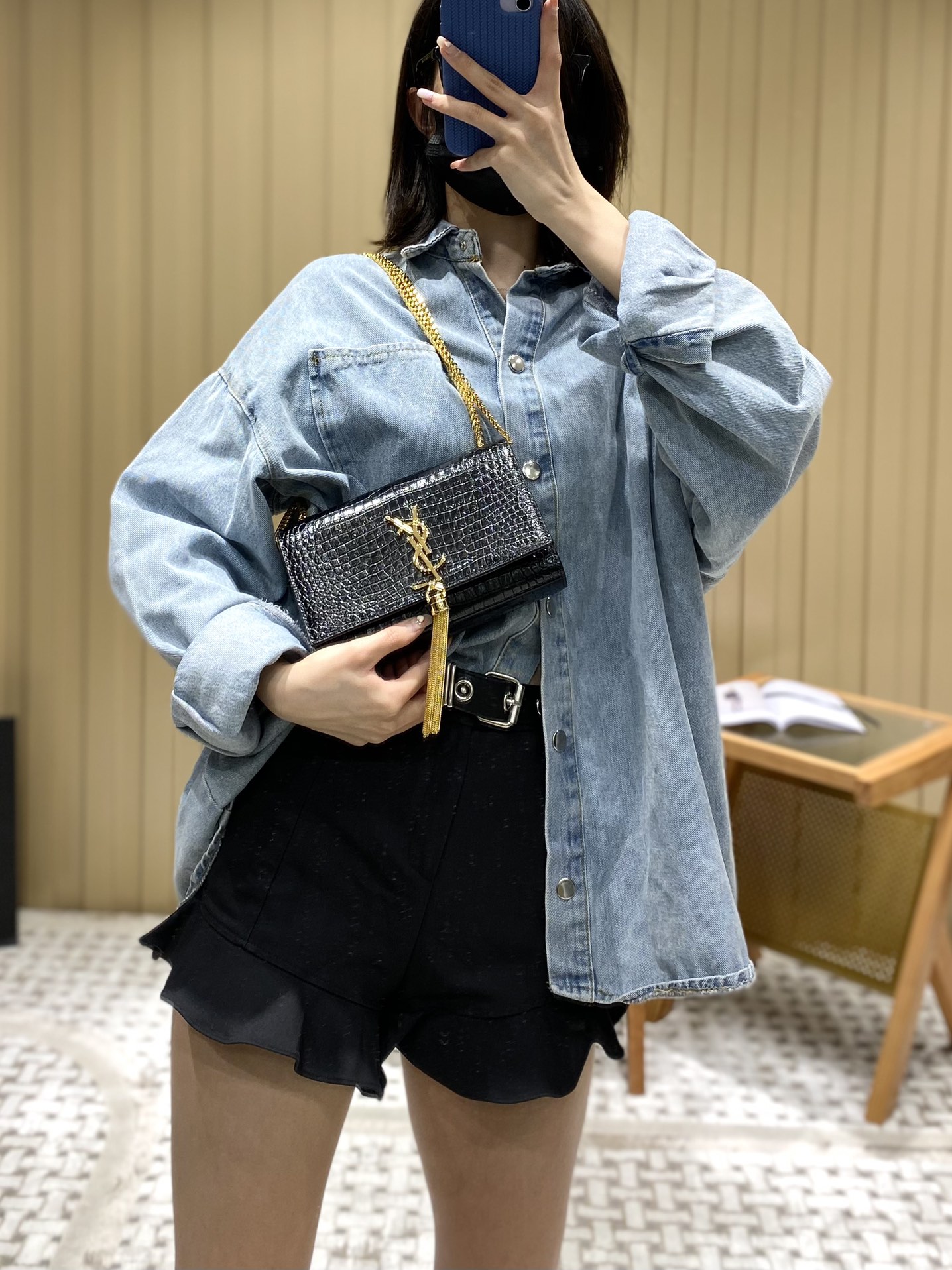 YSL 𝐊𝐚𝐭𝐞 20𝐜𝐦 鳄鱼纹流苏链条包 474366黑色/金扣