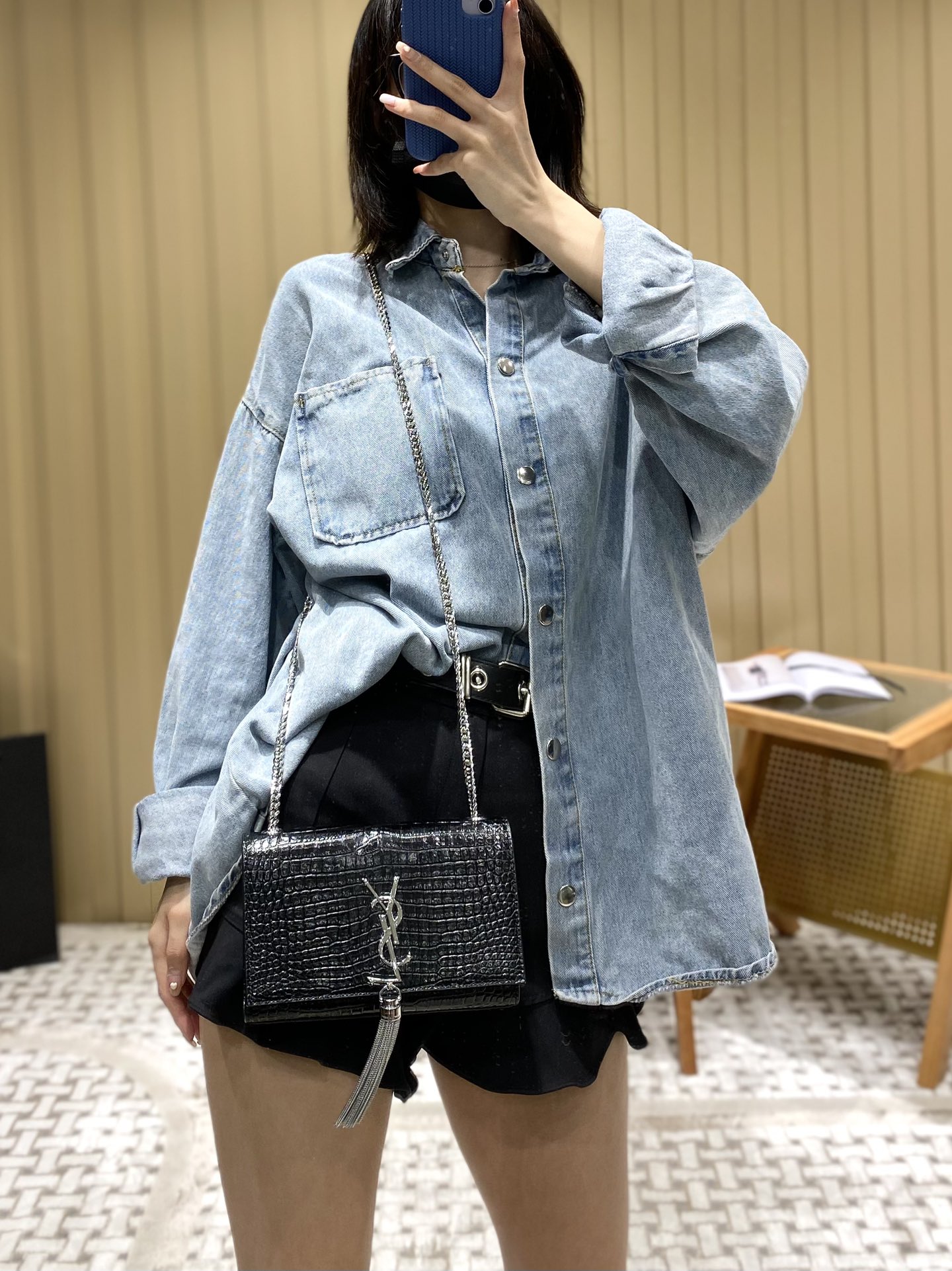 YSL 𝐊𝐚𝐭𝐞 20𝐜𝐦 鳄鱼纹流苏链条包 474366黑色/银扣