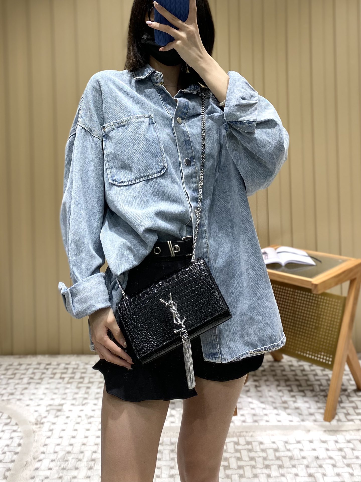 YSL 𝐊𝐚𝐭𝐞 20𝐜𝐦 鳄鱼纹流苏链条包 474366黑色/银扣