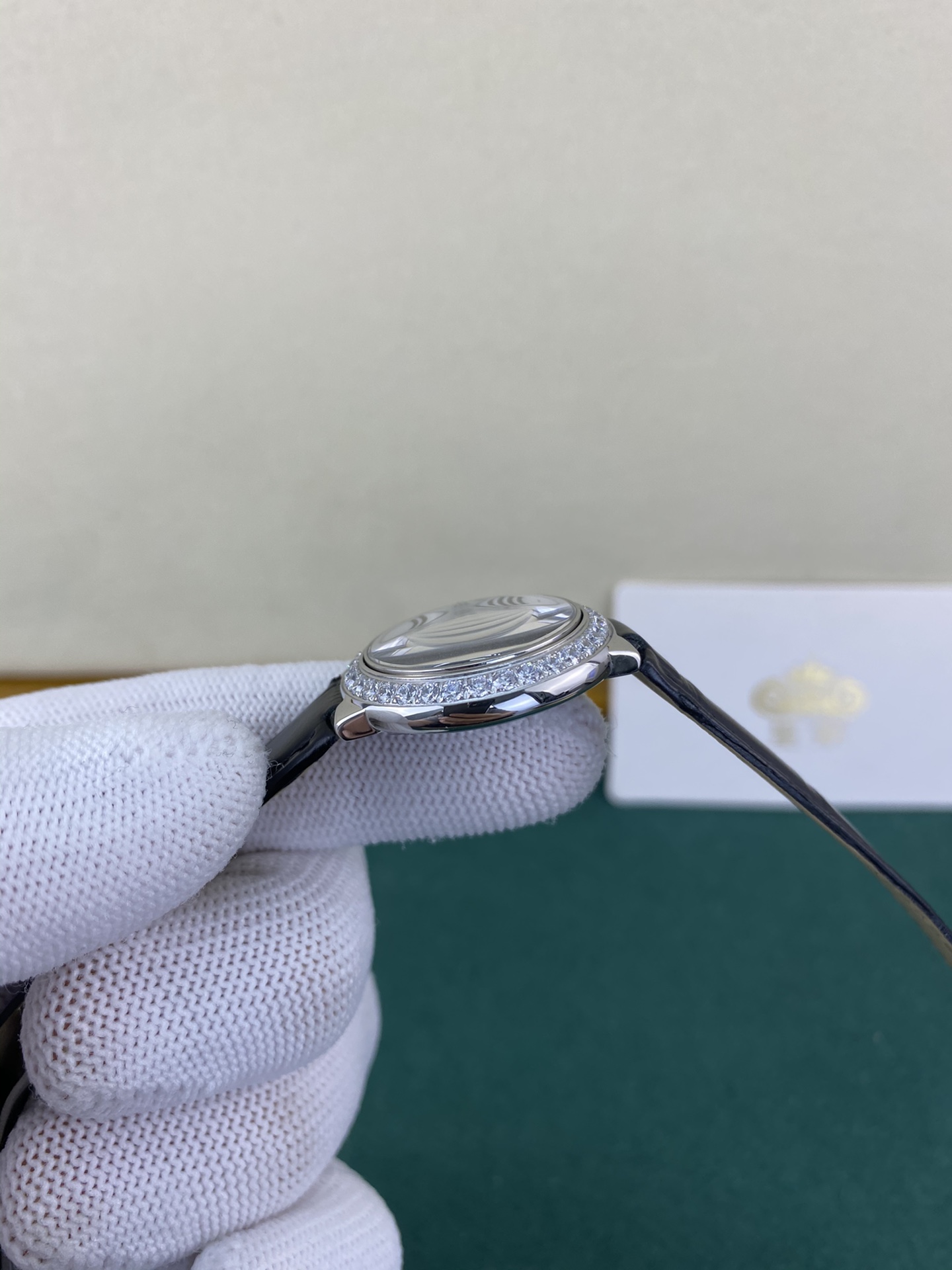 Cartier 皇家 卡地亚蓝气球系列28mm镶钻女表