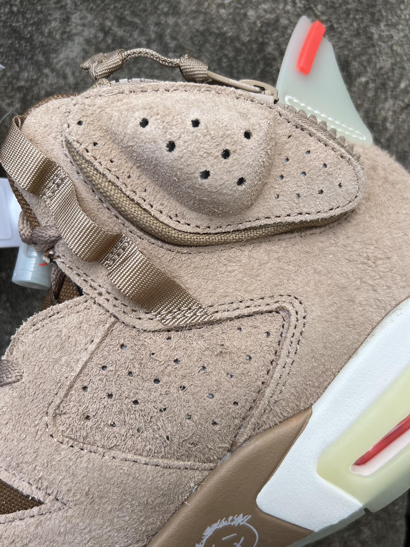 350 纯原Travis Scott Air Jordan 6 British Khaki 夜光反光篮球鞋 DH0690-200