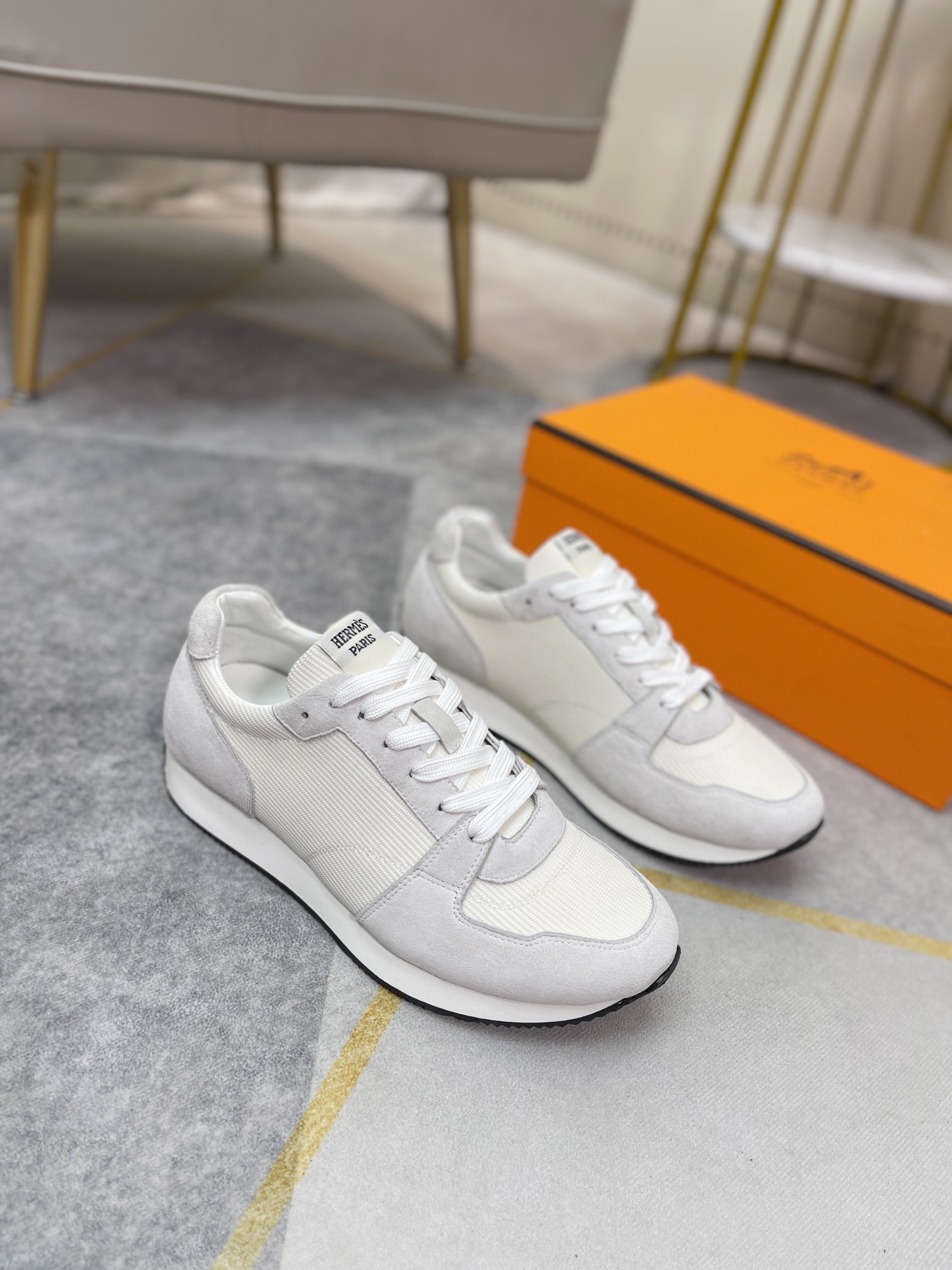 K0  Hermes  爱马仕 休闲男士板鞋，高端男士运动鞋，鞋面细腻磨砂牛皮拼接帆布，简约大气配色，水染牛皮内衬、原版组合大底精美高档包装。