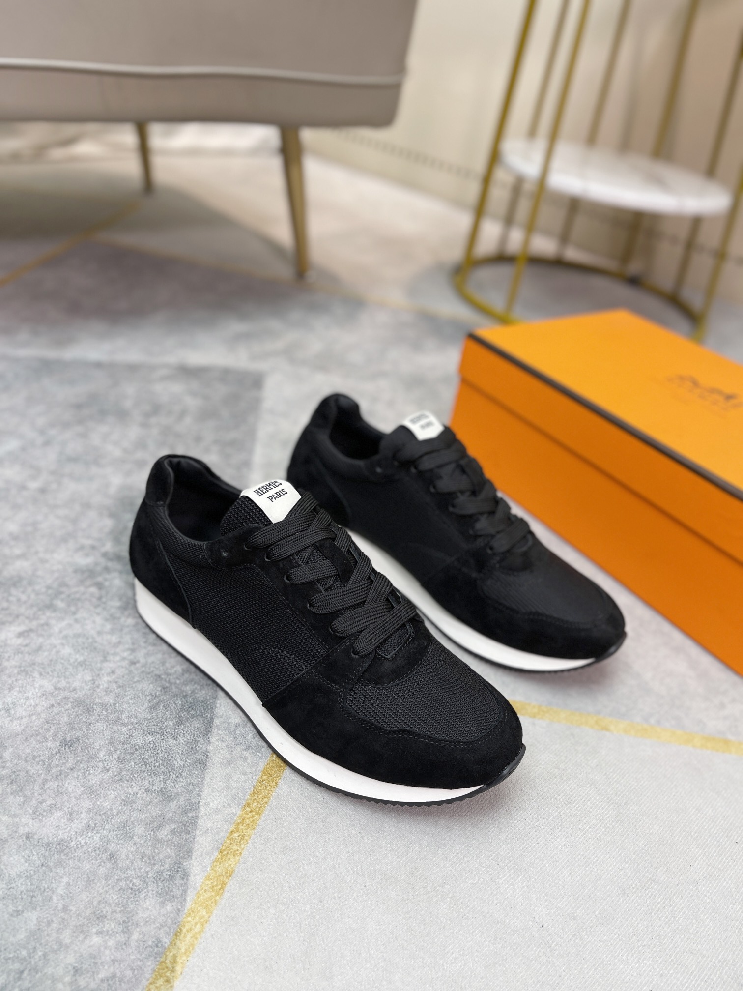 K0  Hermes  爱马仕 休闲男士板鞋，高端男士运动鞋，鞋面细腻磨砂牛皮拼接帆布，简约大气配色，水染牛皮内衬、原版组合大底精美高档包装。