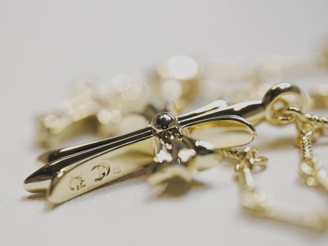 
chrome hearts 22k镀金红钻双十字架项链，22k镀金红钻双十字架项链