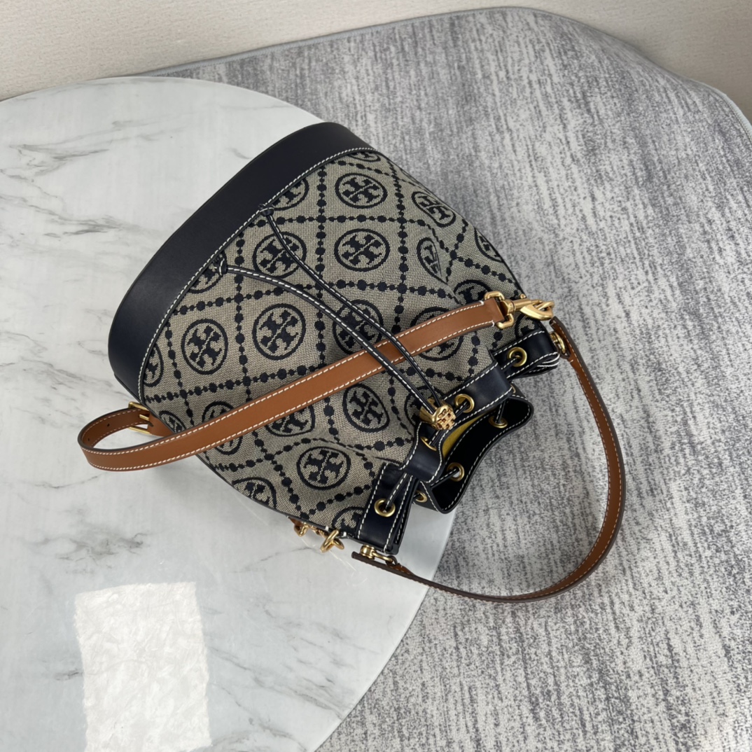 Tory Burch Tory burch T monogram系列提花老花手提水桶包 提花编织布料纹理丰富