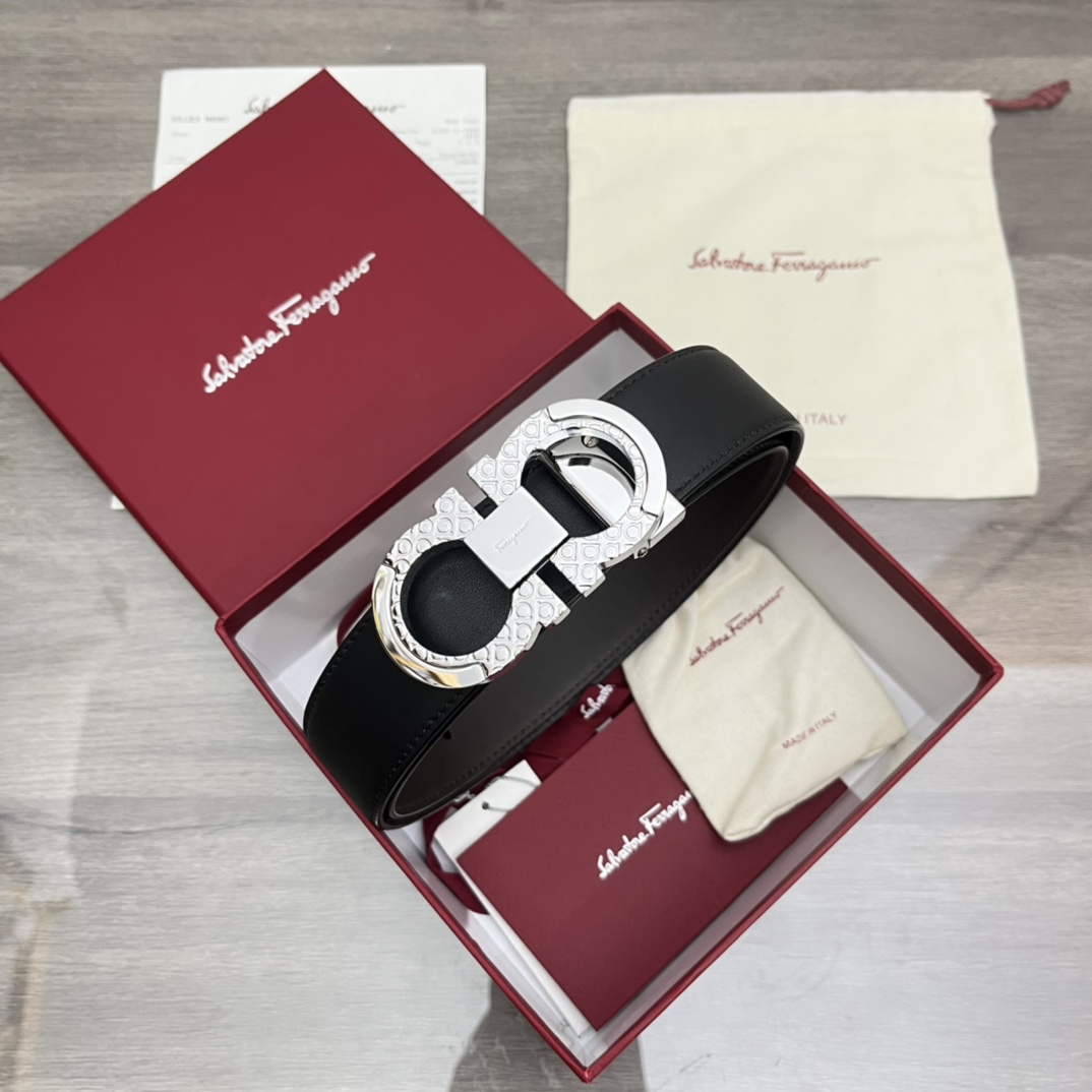 I5  Ferragamo 菲拉格慕  皮带腰带：双面使用专柜质量、百分百头层牛皮、24k纯钢扣、送人自用首选、保证真皮 包装：请认准图片专柜包装、送打孔器 全套包装 宽度：3.5cm 长度：国标cm-cm 可以自行裁剪长度
