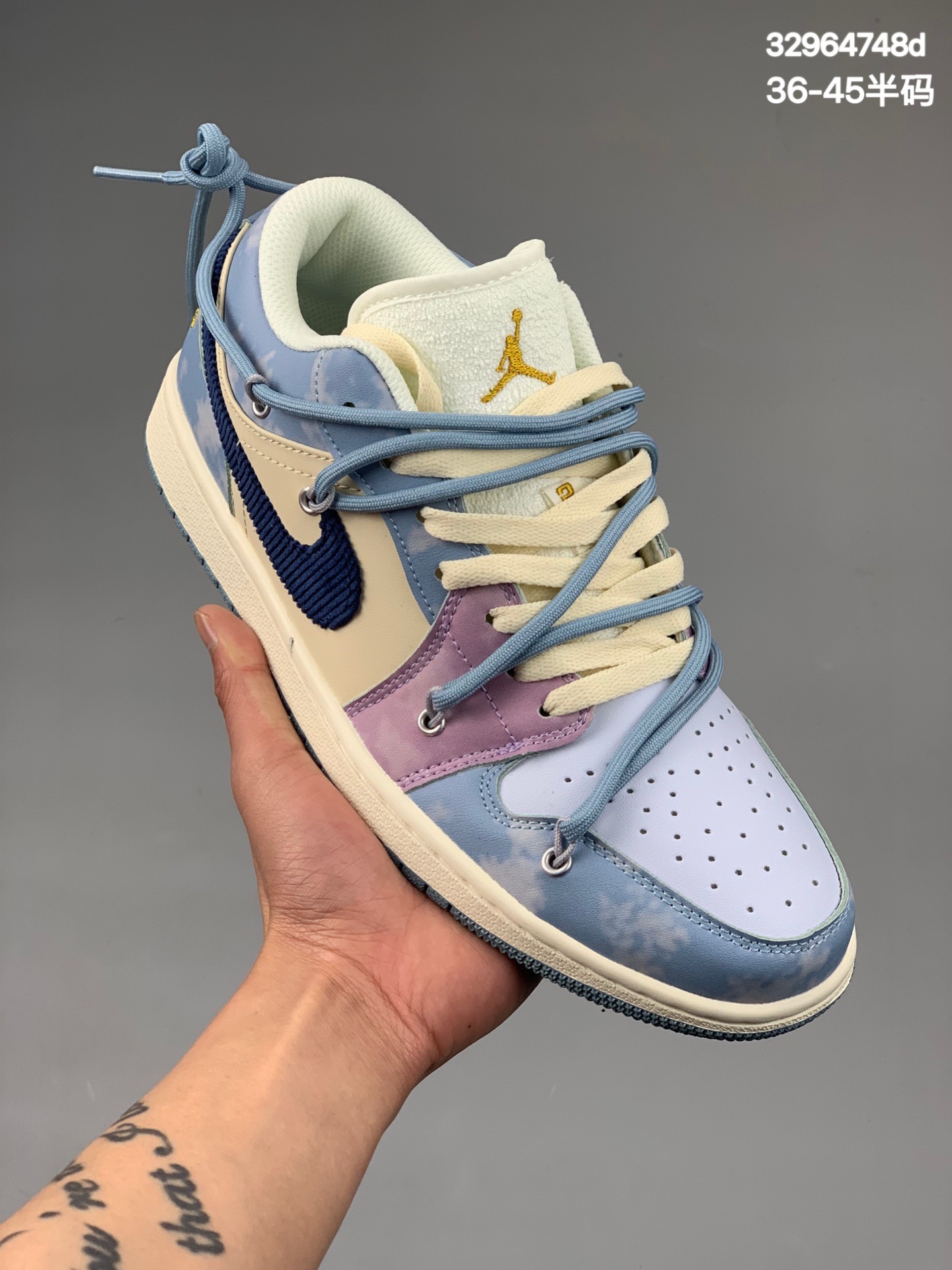 本地
 Nike Wmns Air Jordan 1 low AJ1乔丹一代低帮经典复古文化休闲运动篮球鞋“马卡龙米粉蓝”货号：DQ5092
尺码：36-45（带半码）
编码：32964748d