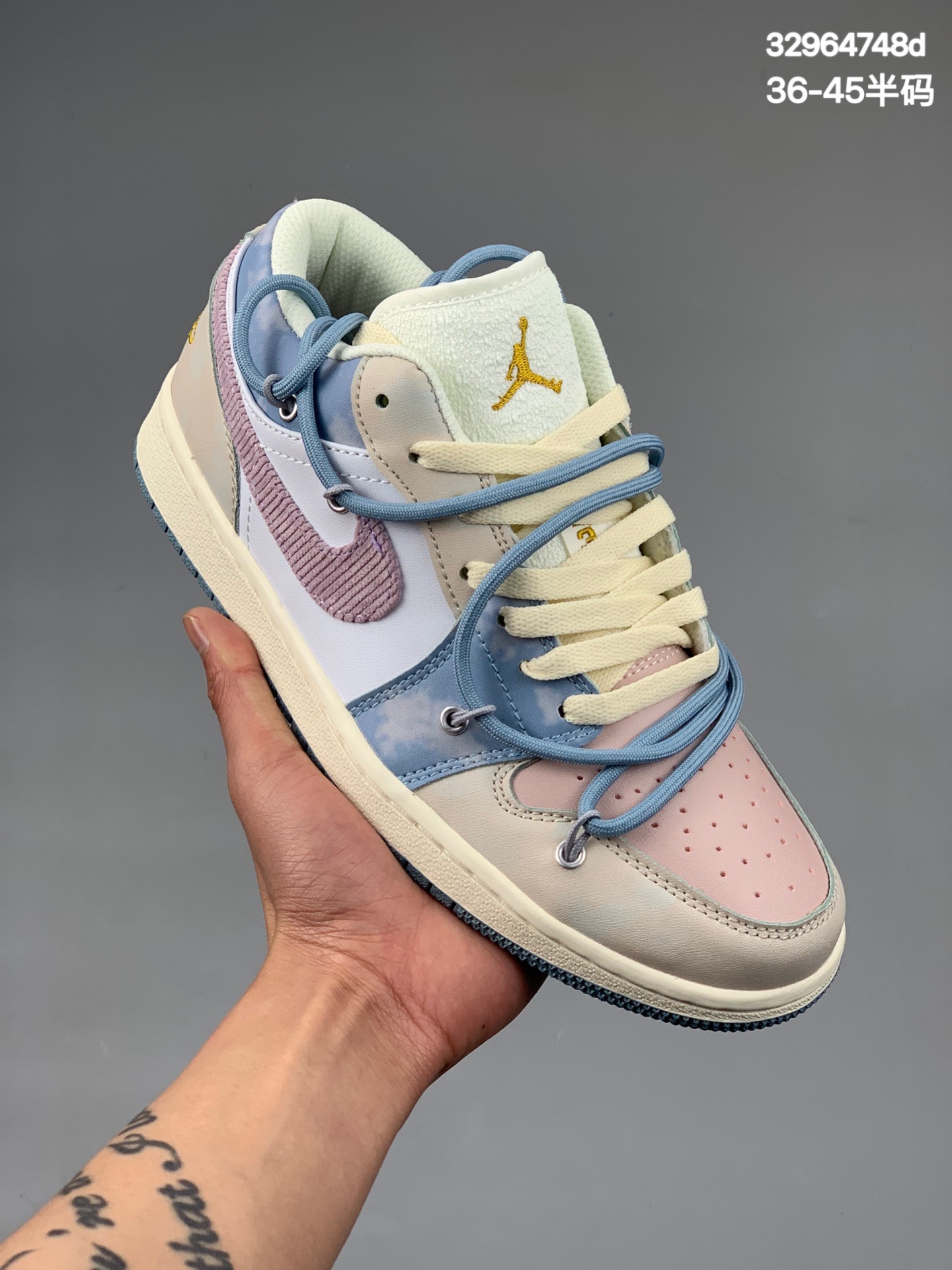 本地
 Nike Wmns Air Jordan 1 low AJ1乔丹一代低帮经典复古文化休闲运动篮球鞋“马卡龙米粉蓝”货号：DQ5092
尺码：36-45（带半码）
编码：32964748d