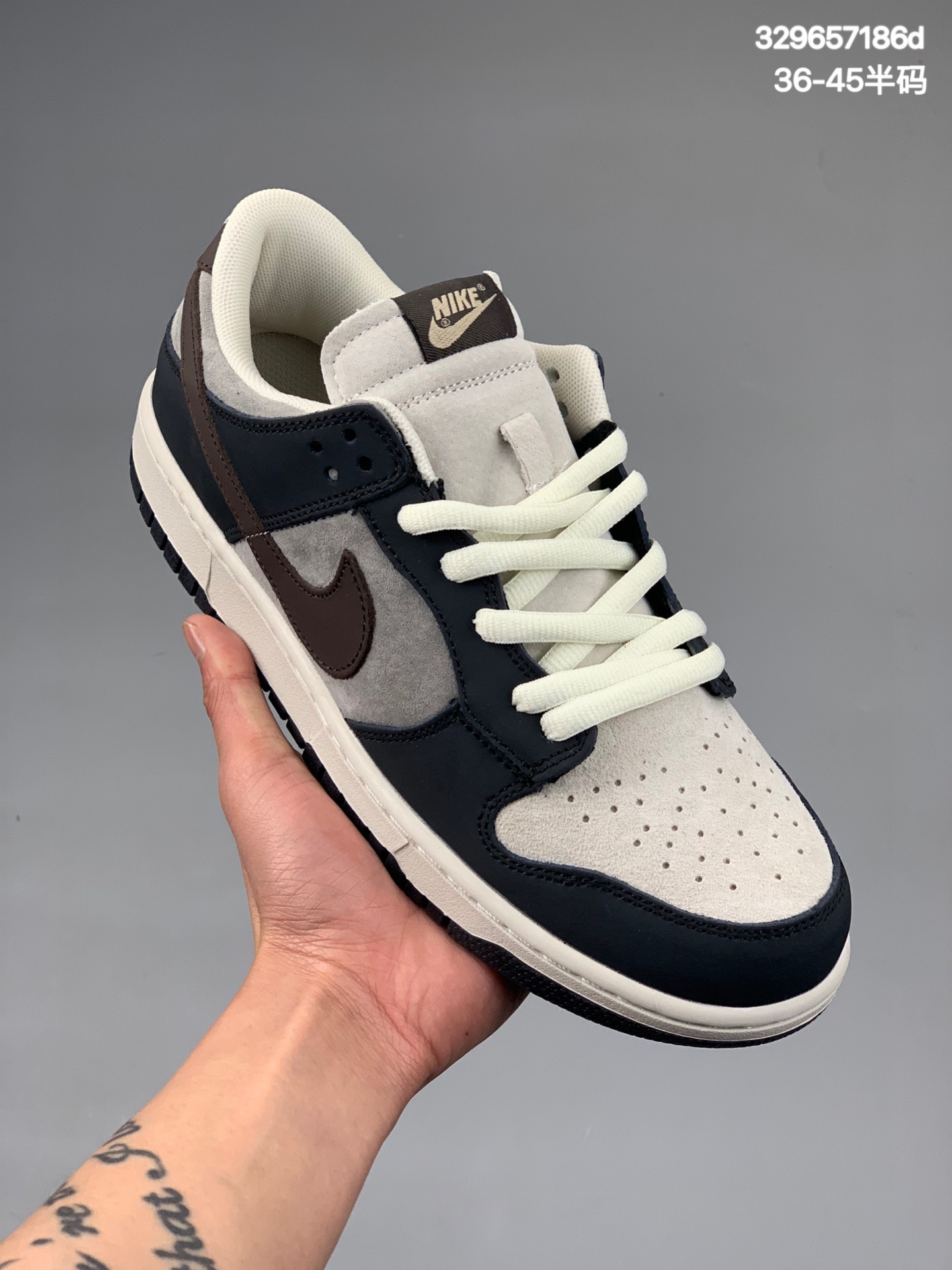 本地
NK SB Dunk Low 