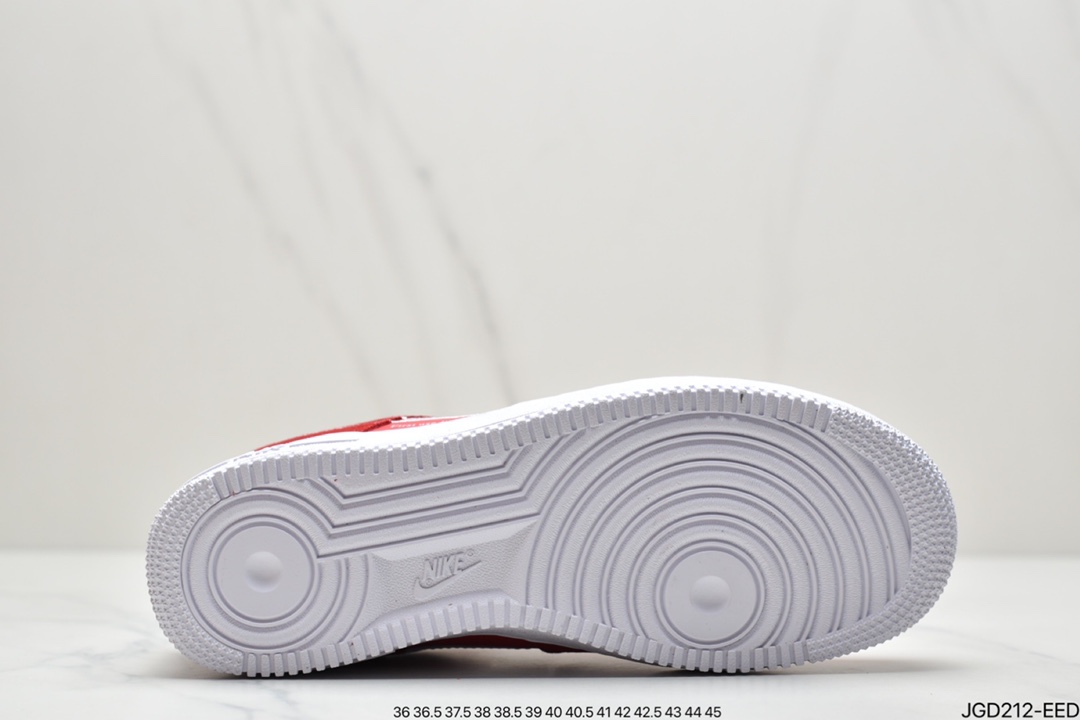 180 Nike Air Force 1 Low 麂皮灰红 DB3597-100 空军一号低帮