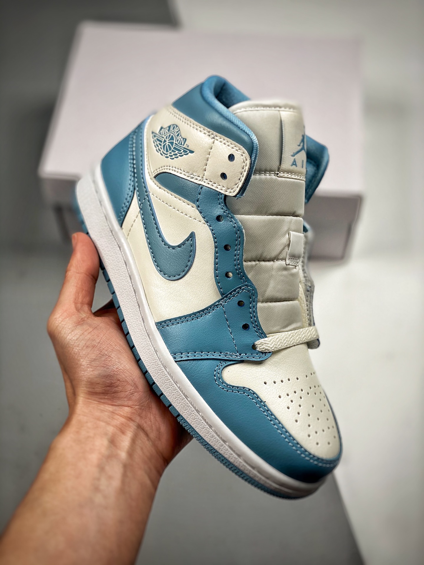 推手4 Versión verificable Air Jordan 1 Mid Blanco y azul Carolina del Norte La mejor versión de media caña del mercado, c…