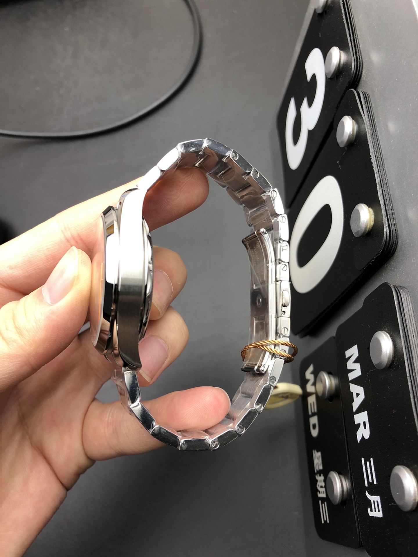 Omega 海马150柚木
