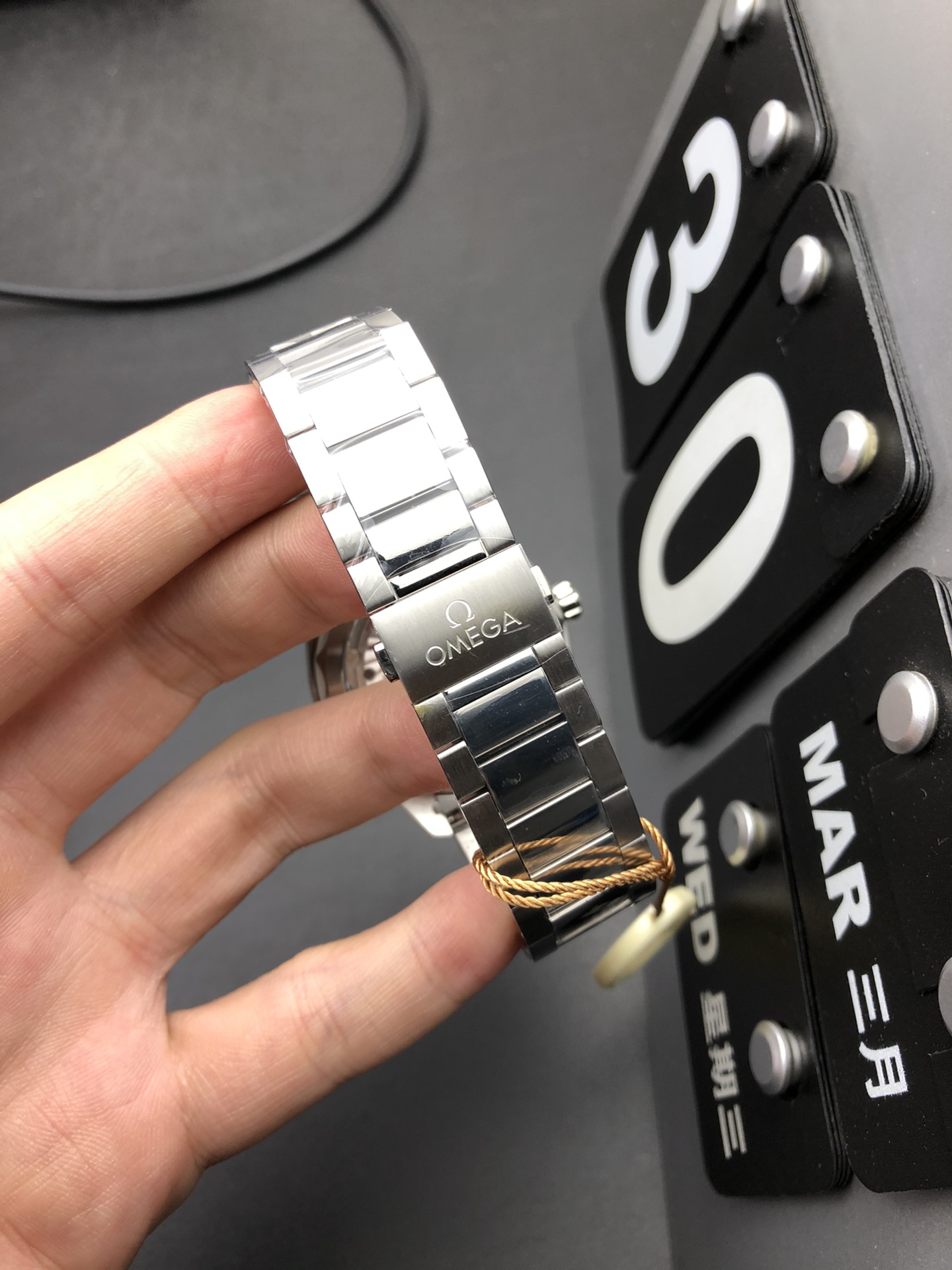 Omega 海马150柚木