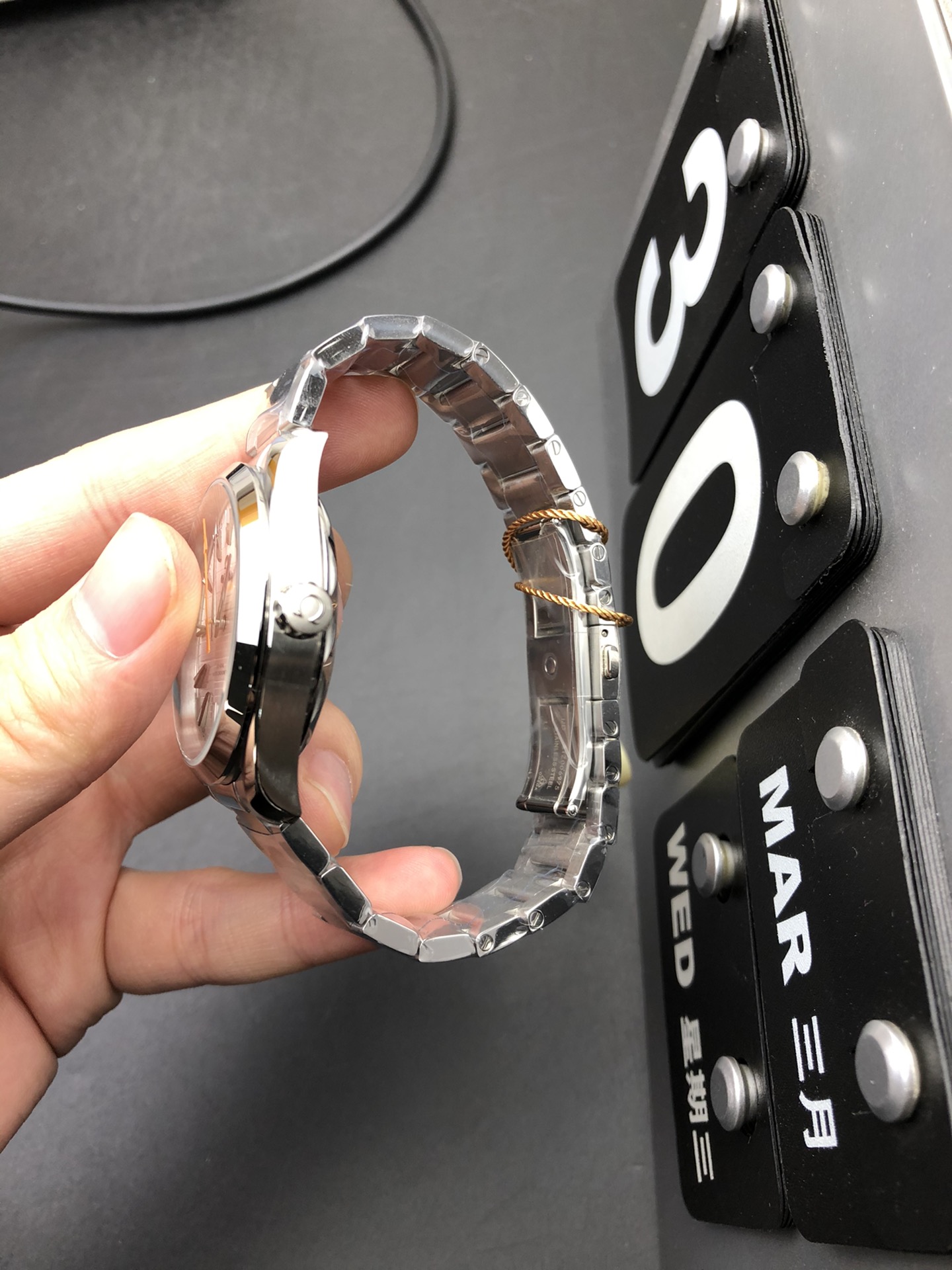 Omega 海马150柚木