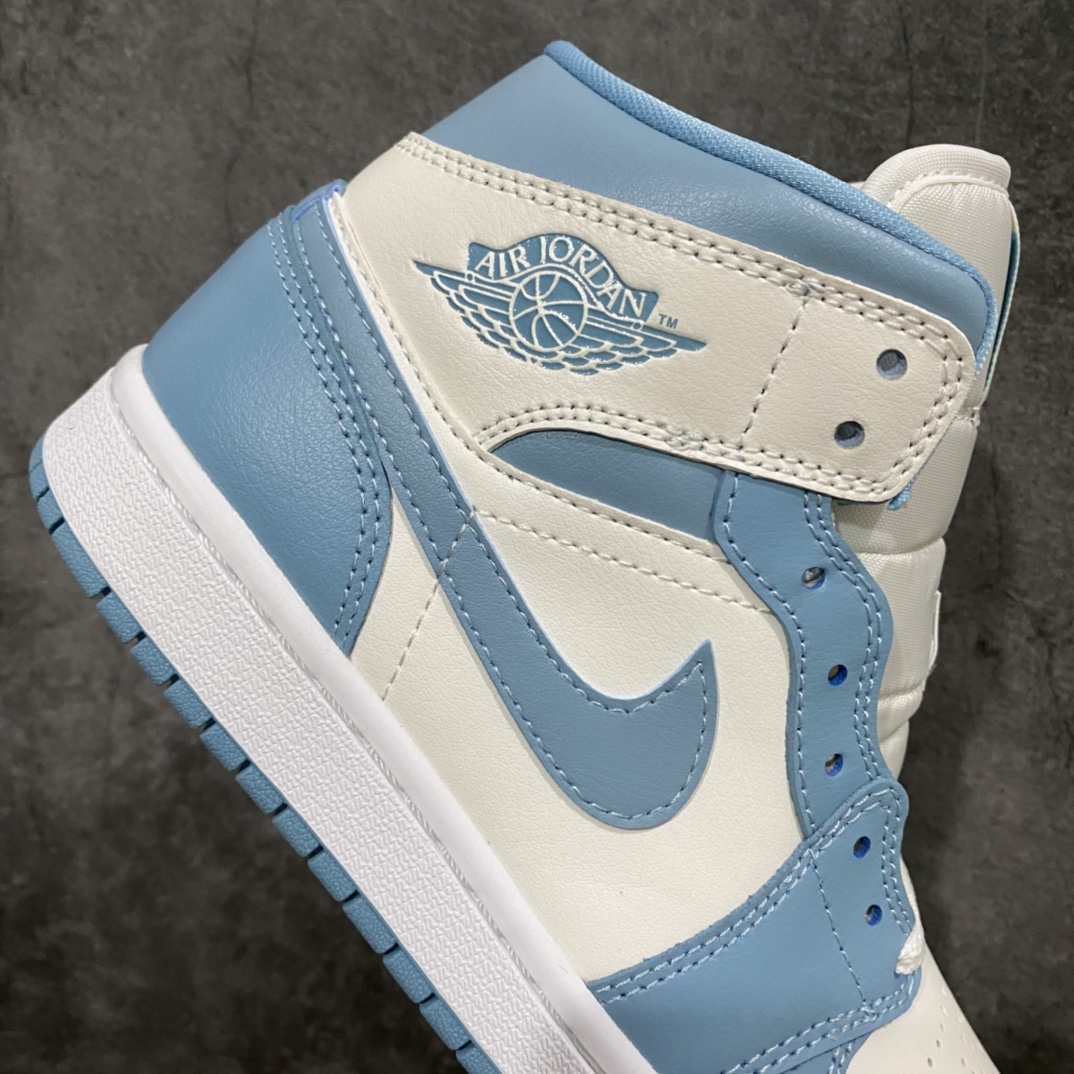 图片[7]-GC(dt)过验版新色上架 Air Jordan AJ1 Mid 中帮 UNC白蓝北卡蓝 BQ6472-141 市面唯一纯原级别 无需拼图大几率过验 后跟方块横7针竖3针 全网唯一正确细节 全鞋电脑针车 完美零毛边处理 原厂内置全掌气垫 价格定位良心 平台专用代工流水线出品 一眼公司既视感 拿到手的一瞬间就与众不同 碾压市面所有版本 认准细节 全部原鞋开发 每一个配色都会采购原鞋确认细节 打破市面看图做货无好货之说 细节精确 所有配色原数据档案开发！ 尺码：35.5-40-选品中心