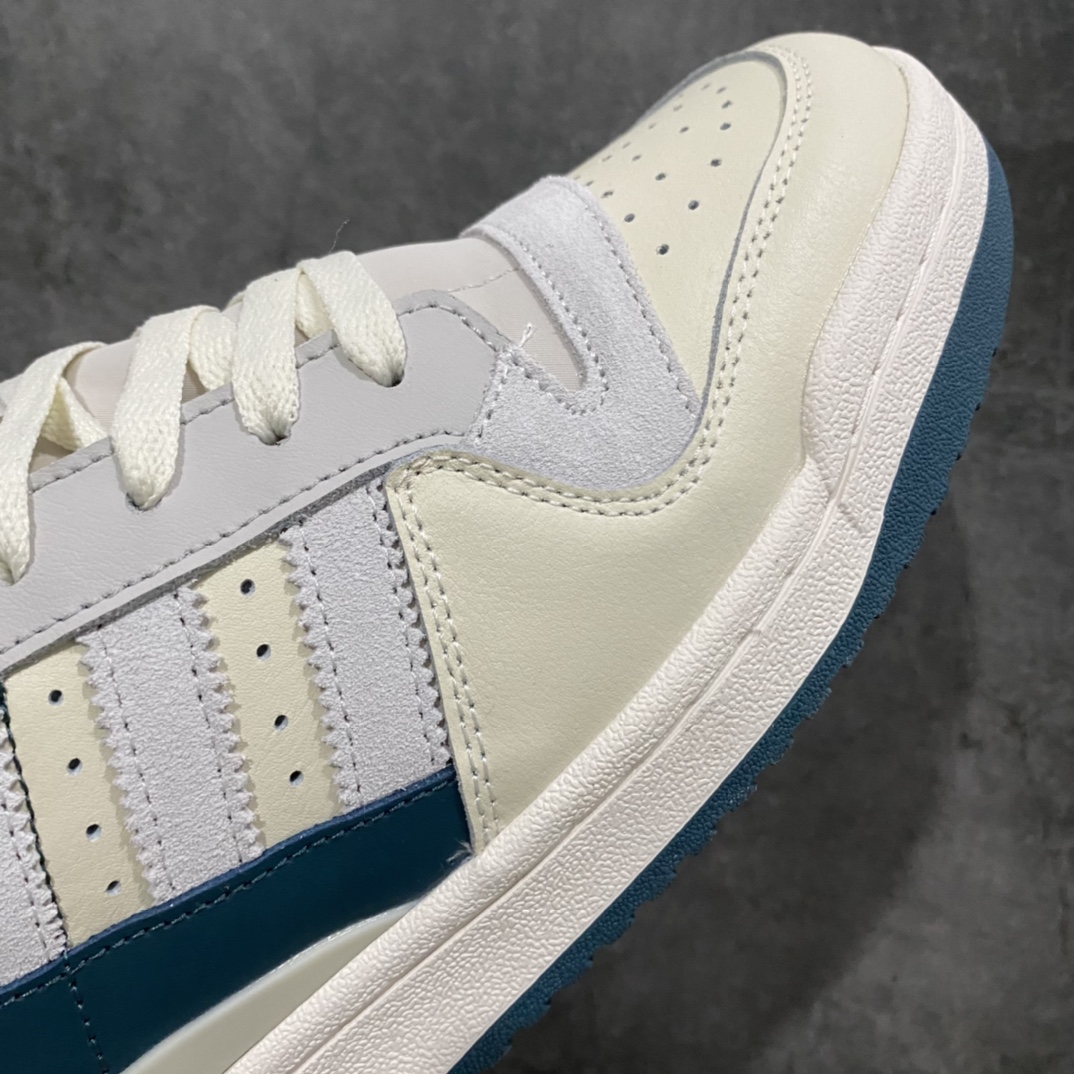 图片[6]-adidas Forum “SanXingDui”中国风 三星堆限量版 这款全新的鞋款整体以adidas Forum 84 Low为蓝本设计，鞋身以米白色皮革材质为主色调呈现，搭配以青铜器为灵感的墨绿色打造！鞋身内外均带有以青铜器为灵感设计的全新三叶草Logo和三星堆出土文物\”太阳鸟\”标志，彰显鞋款特殊身份！ 鞋舌以及内衬也同样采用墨绿色打造，上面印有张权的签名。 后跟处同样带有特殊的三星堆特色图案，细节满满！ 并且随鞋附赠了特殊的鞋盒，整体采用绿色呈现，金色的三叶草Logo以及zhangquan字样在正面呈现。 内部还附赠了一块特殊的徽章，上面写有\”2021年成都出土的21世纪文物\”字样。 货号 HP2067 36 36.5 37 38 38.5 39 40 40.5 41 42 42.5 43 44 44.5 45-选品中心