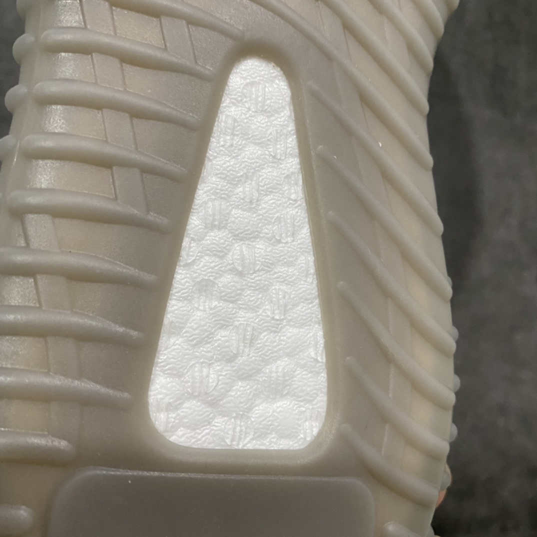 图片[9]-W1版本Yeezy350v2灰橙满天星GW1229 全新批次 市售最强性价比 某知名大厂支线产品 跑遍市场筛选最强最稳定性价比批次 鞋型完美升级 疯狂碾压市面同价位版本 大底饱满油面爆米花脚感完美 核心优势供应 助力发展 稳定走量私信 尺码：36 36.5 37 38 38.5 39 40 40.5 41 42 42.5 43 44 44.5 45 46 46.5 47 48-选品中心