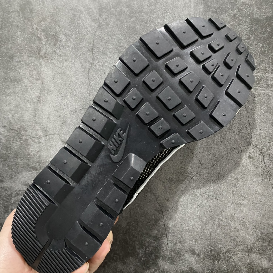 图片[9]-渠道最强版Sacai 3.0卡其 Sacai x NK Vaporwaffle 3.0 黑白 CV1363-001 第N伦全码补出 市售天花板品质 一线头部大厂出品 平台高端零售卖家专供品质 原鞋原厂数据原楦头纸板开发 正确原厂织唛标 转印工艺 原厂网面材料 正确织面 全网最大程度还原ZP工艺版本 尺码：36 36.5 37.5 38 38.5 39 40 40.5 41 42 42.5 43 44 44.5 45 46-选品中心