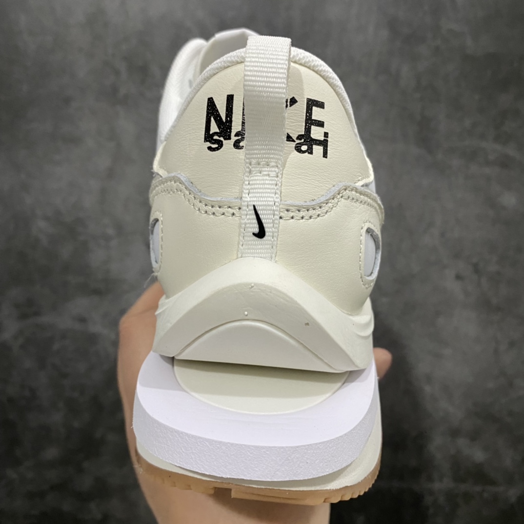 图片[4]-渠道最强版Sacai 3.0卡其 Sacai x NK Vaporwaffle 3.0 米白生胶 DD1875-100 递N轮即将补货 市售天花板品质 一线头部大厂出品 平台高端零售卖家专供品质 原鞋原厂数据原楦头纸板开发 正确原厂织唛标 转印工艺 原厂鞋面材料 正确织面 全网最大程度还原ZP工艺版本 尺码：36 36.5 37.5 38 38.5 39 40 40.5 41 42 42.5 43 44 44.5 45 46-选品中心