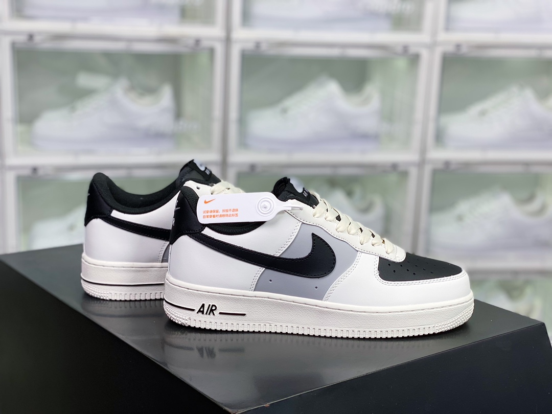 H0 男女鞋真标带半码采用硬质粒面牛剖革鞋面材质内置全掌Air Sole气垫耐克Nike Air Force 1 ’07 Low”Pale White/Grey/White”空军一号经典低帮百搭休闲运动板鞋“皮革拼接米白浅灰黑”RS2696-112