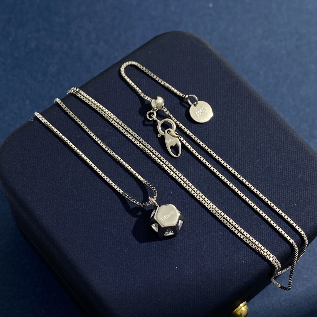 Tiffany & Co. Tiffany六爪3克拉单钻S925银可伸缩项链