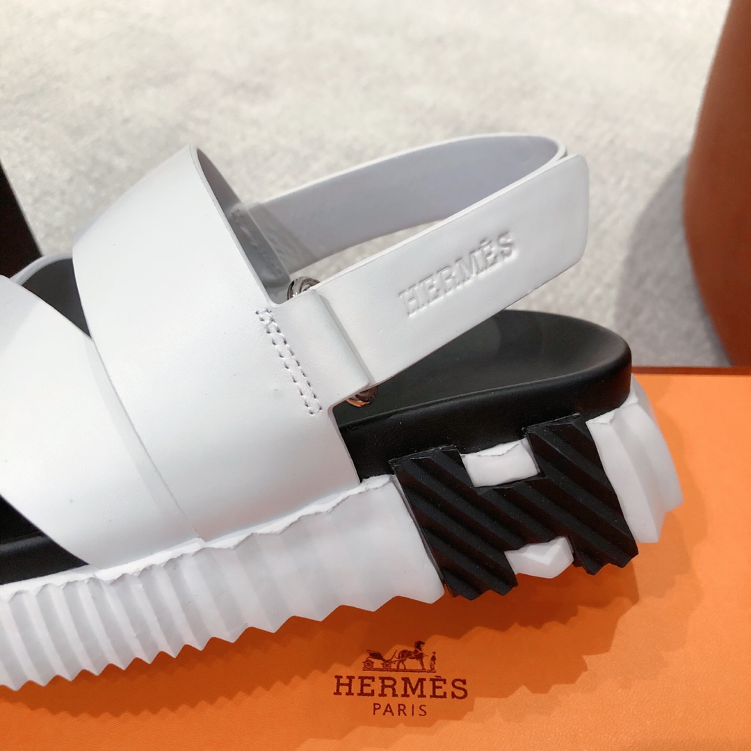 Hermes...aEclair情侣款2023新色+爆款系列鞋底轻盈有一定厚度增高显腿长！透体透气舒适的