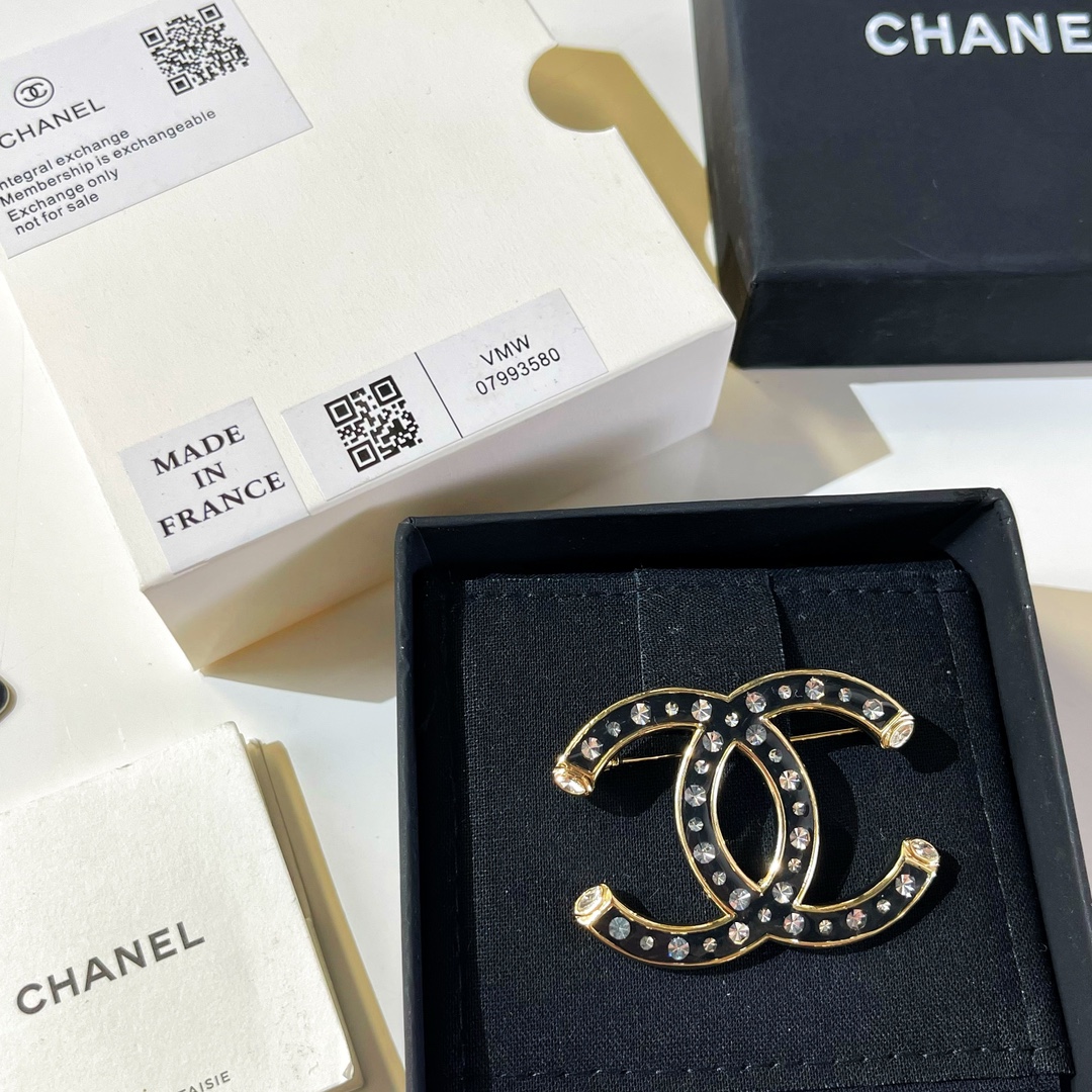 新款☑️CHANEL香奈儿双c水钻胸针
