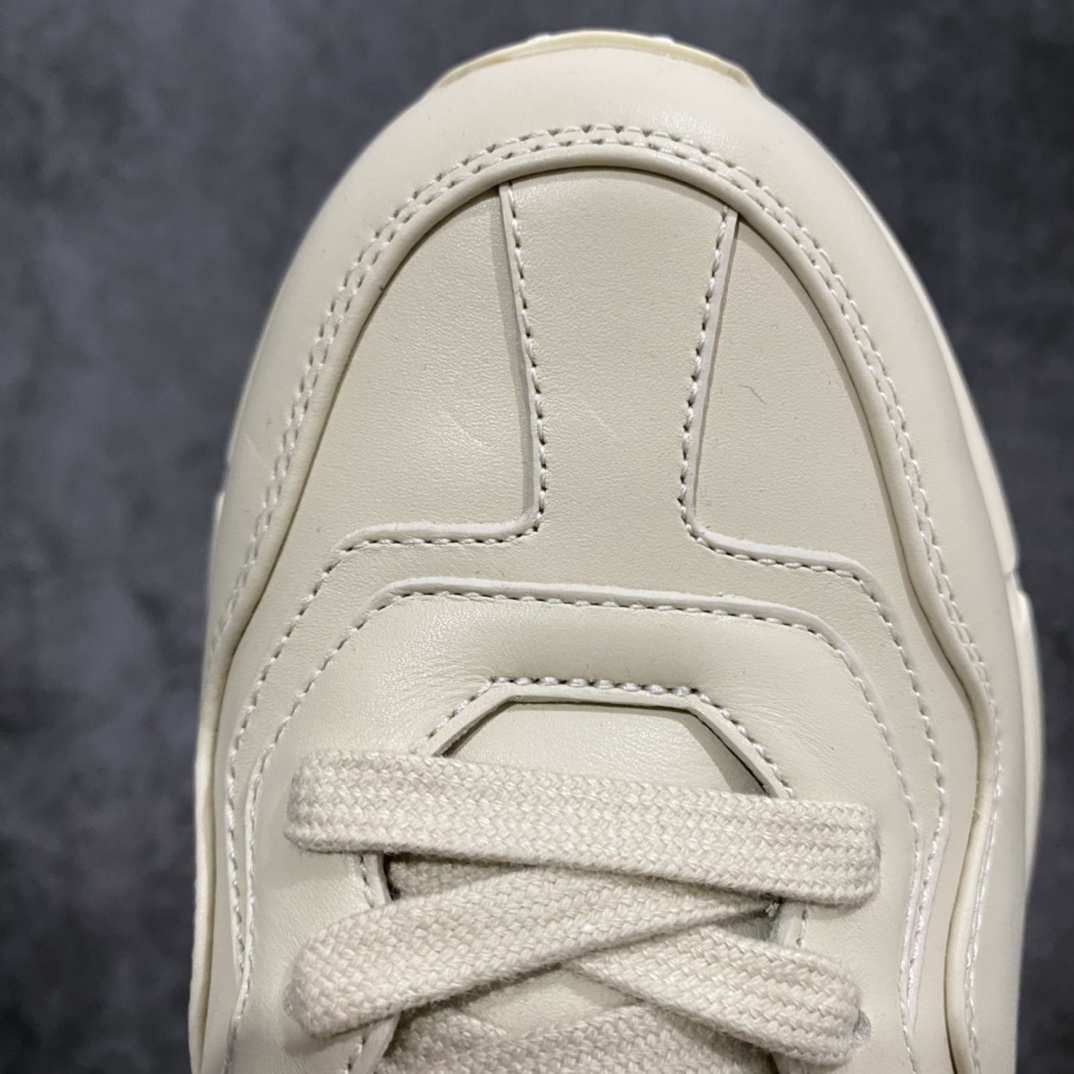 图片[6]-顶级代购版Gucci Rhyto系列涂鸦印花运动老爹鞋 独家开模定做橡胶高密度发泡对版对色大底，zp一致5.5CM高度。  原版定制进口意大利象牙色小牛皮，零色差，裁口全部经过油边细微处理；皮面做旧、5D绘图打印；原版象牙色鞋带， 内里垫脚正品一致，原版全套正品包装，近几年一直火爆，配色齐全，新色更新不断！  尺码：女码34-40 男码38-46（38、46需定做）-选品中心