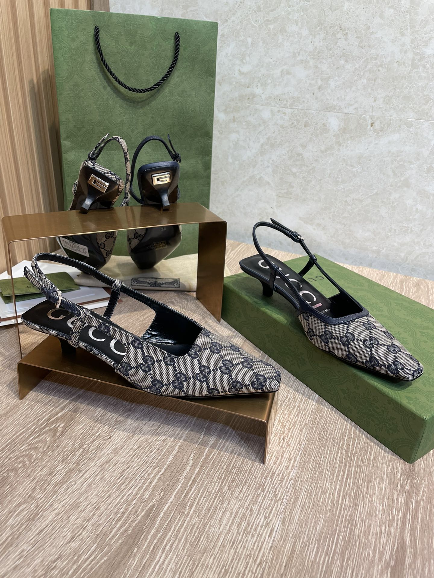 NO:166672,3.5Cm G-button cat heel series official latest color scheme, sandals, sandals198609093.5Cm G扣猫跟系 官方最新配色,凉鞋,sandals,Women's Shoes