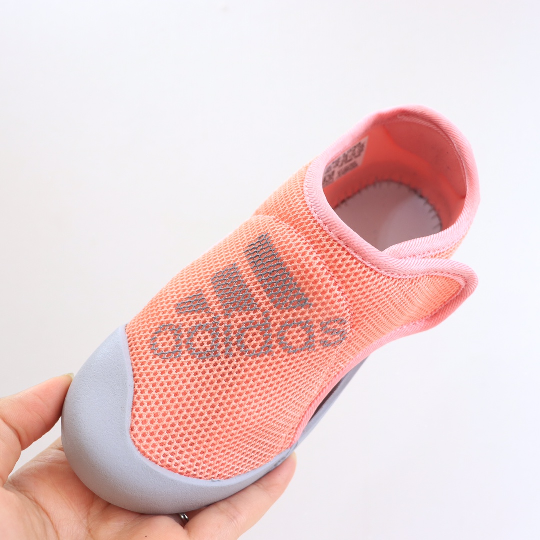 图片[4]-AD3.0包头网面凉鞋‼️ AD儿童包头凉鞋 新款，每年的爆款！实在太经典好穿！采用柔韧透气网面，搭配耐磨橡胶鞋底，新升级的质量，比往年更上一个档次✅ 泡棉缓震鞋垫更加轻盈舒适，脚感柔软！与脚底贴合度很好，不会打滑！-选品中心