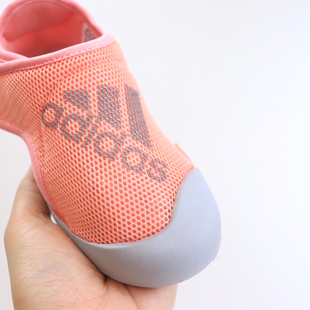 图片[6]-AD3.0包头网面凉鞋‼️ AD儿童包头凉鞋 新款，每年的爆款！实在太经典好穿！采用柔韧透气网面，搭配耐磨橡胶鞋底，新升级的质量，比往年更上一个档次✅ 泡棉缓震鞋垫更加轻盈舒适，脚感柔软！与脚底贴合度很好，不会打滑！-选品中心