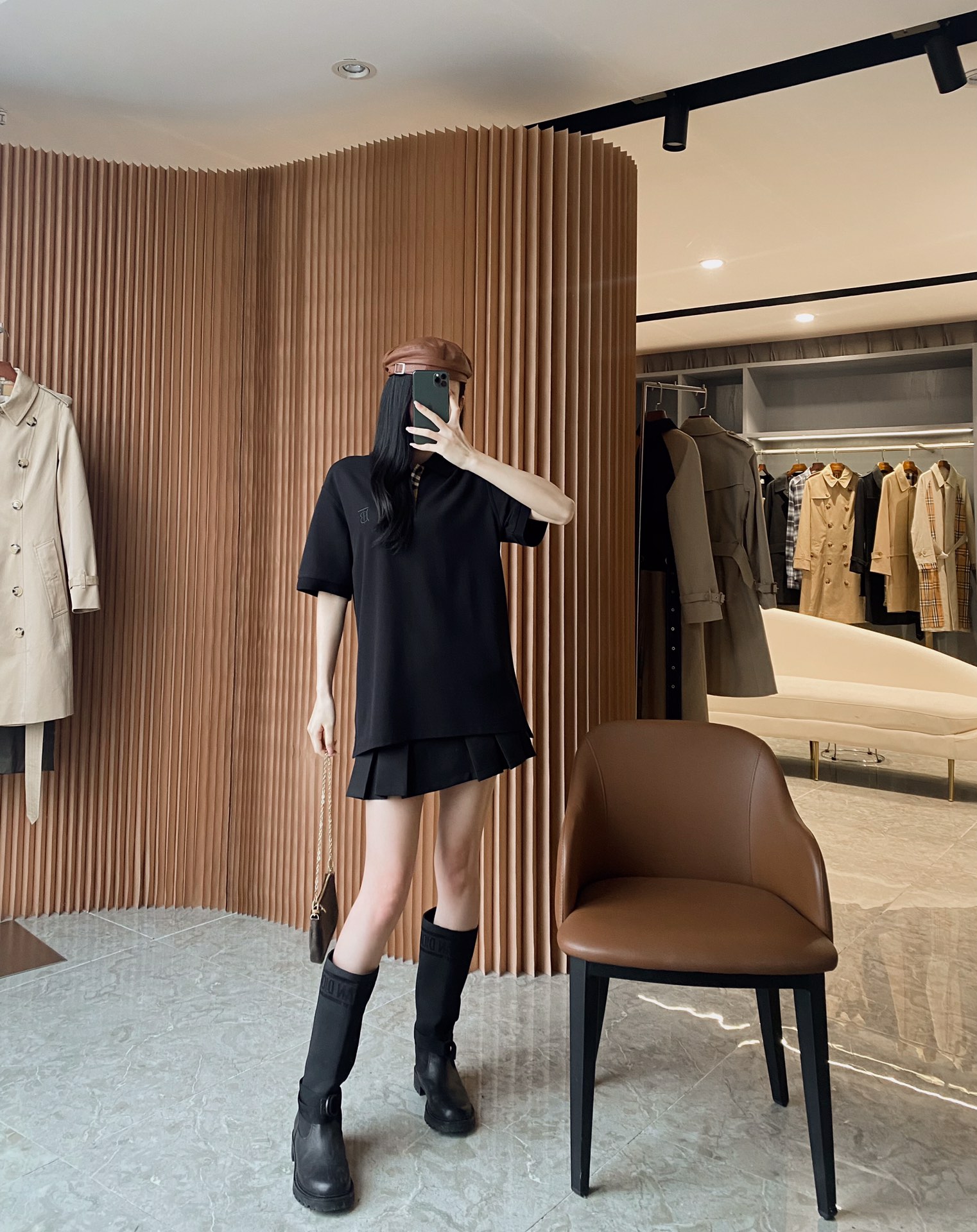 NO:891862,Actual shot of model's black upper body, Burberry-clothing,19860909模特黑色上身实拍演绎,博柏利-服装,,Women's clothing