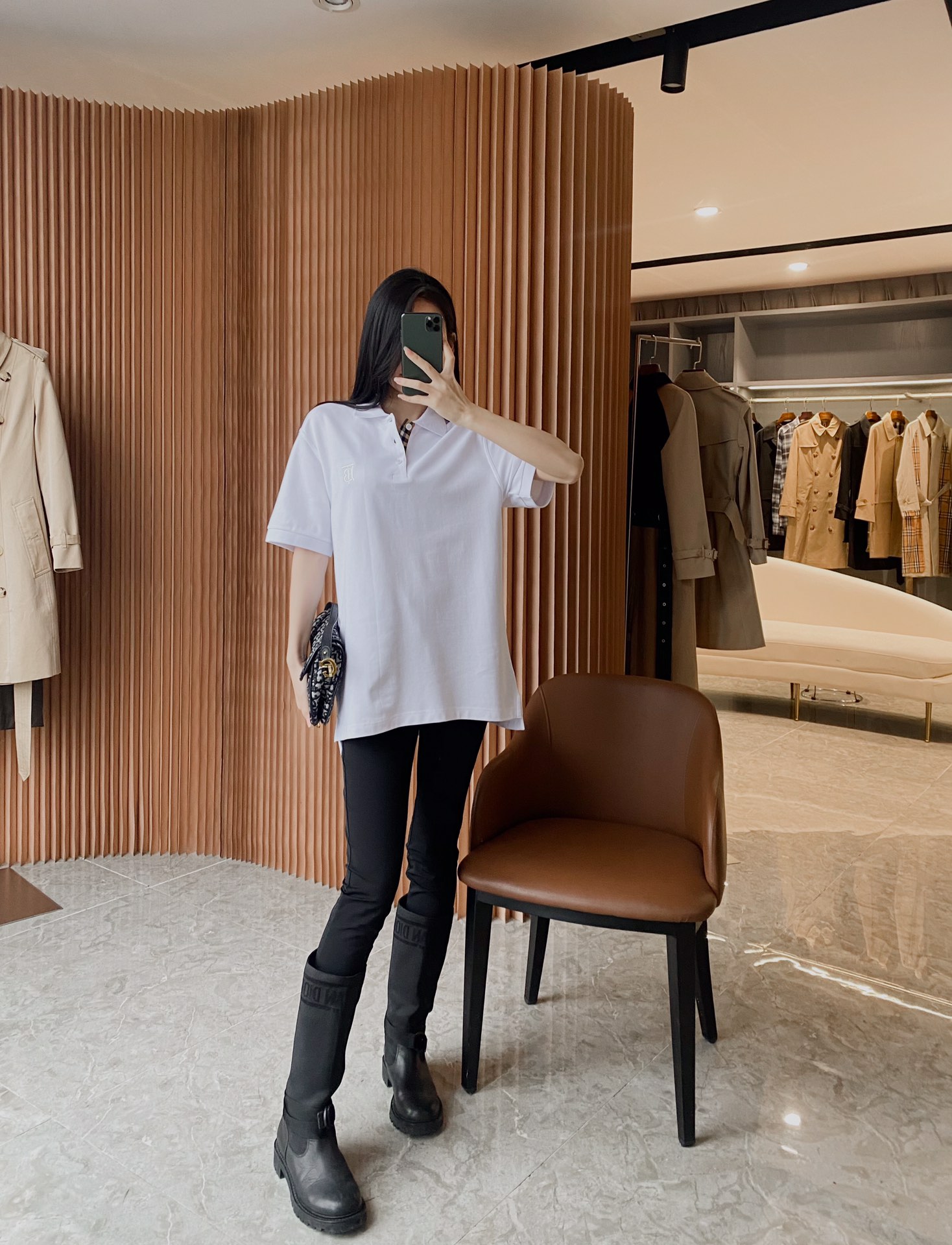NO:891866,Actual shot of model's white upper body, Burberry-clothing,19860909模特白色上身实拍演绎,博柏利-服装,,Women's clothing