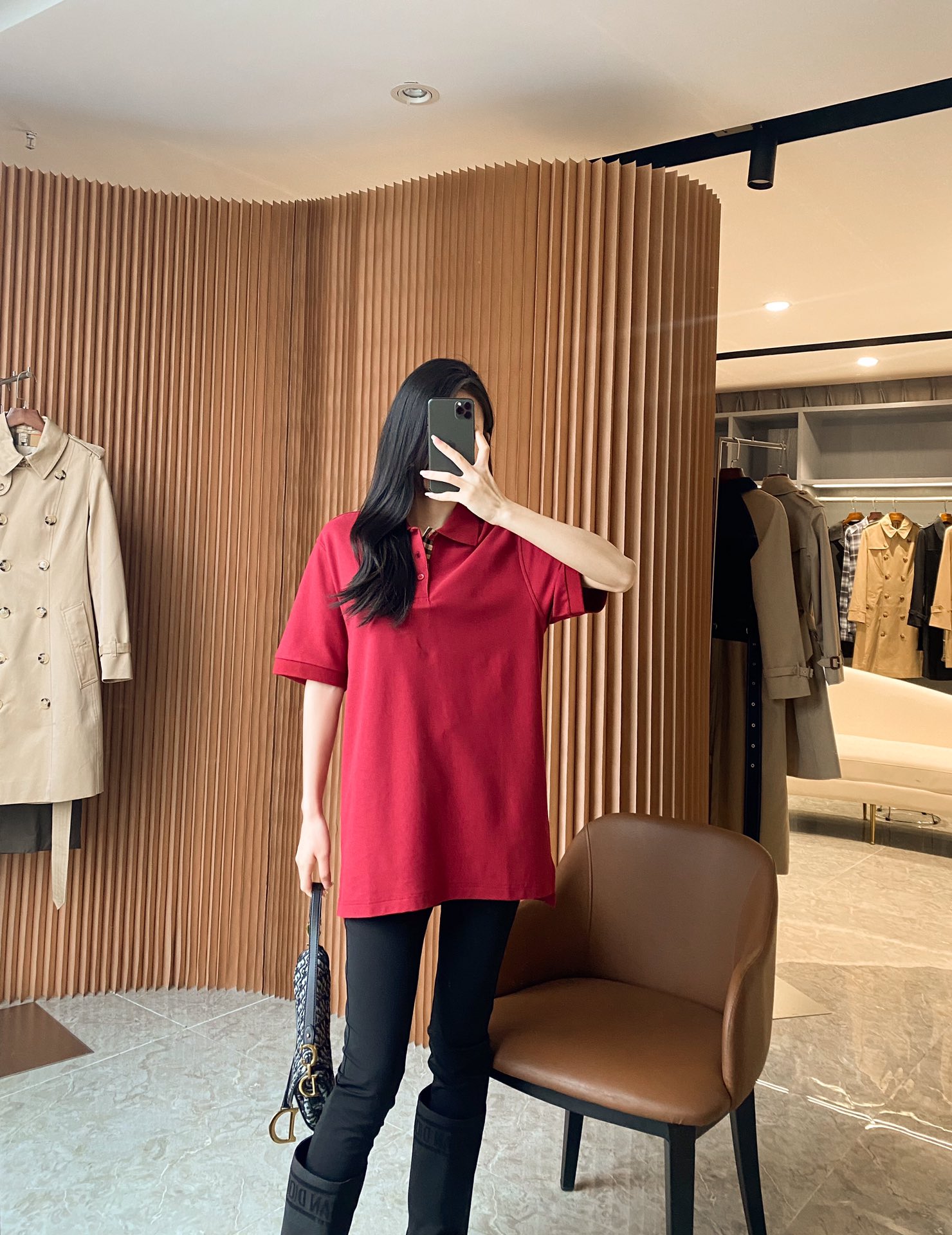 NO:891869,Actual shot of model's crimson upper body, Burberry-clothing,19860909模特深红色上身实拍演绎,博柏利-服装,,Women's clothing