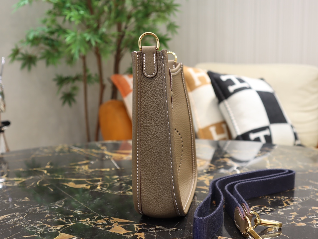 Hermes Evelyne Borse Crossbody & Borse a Tracolla Elephant Grey Grigio Hardware oro Mini 3 i1648643755 123 1