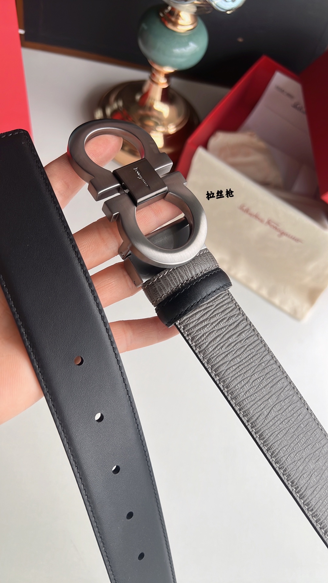 Ferragamo菲拉格慕   精致8字金属扣男士质感腰带3.5cm