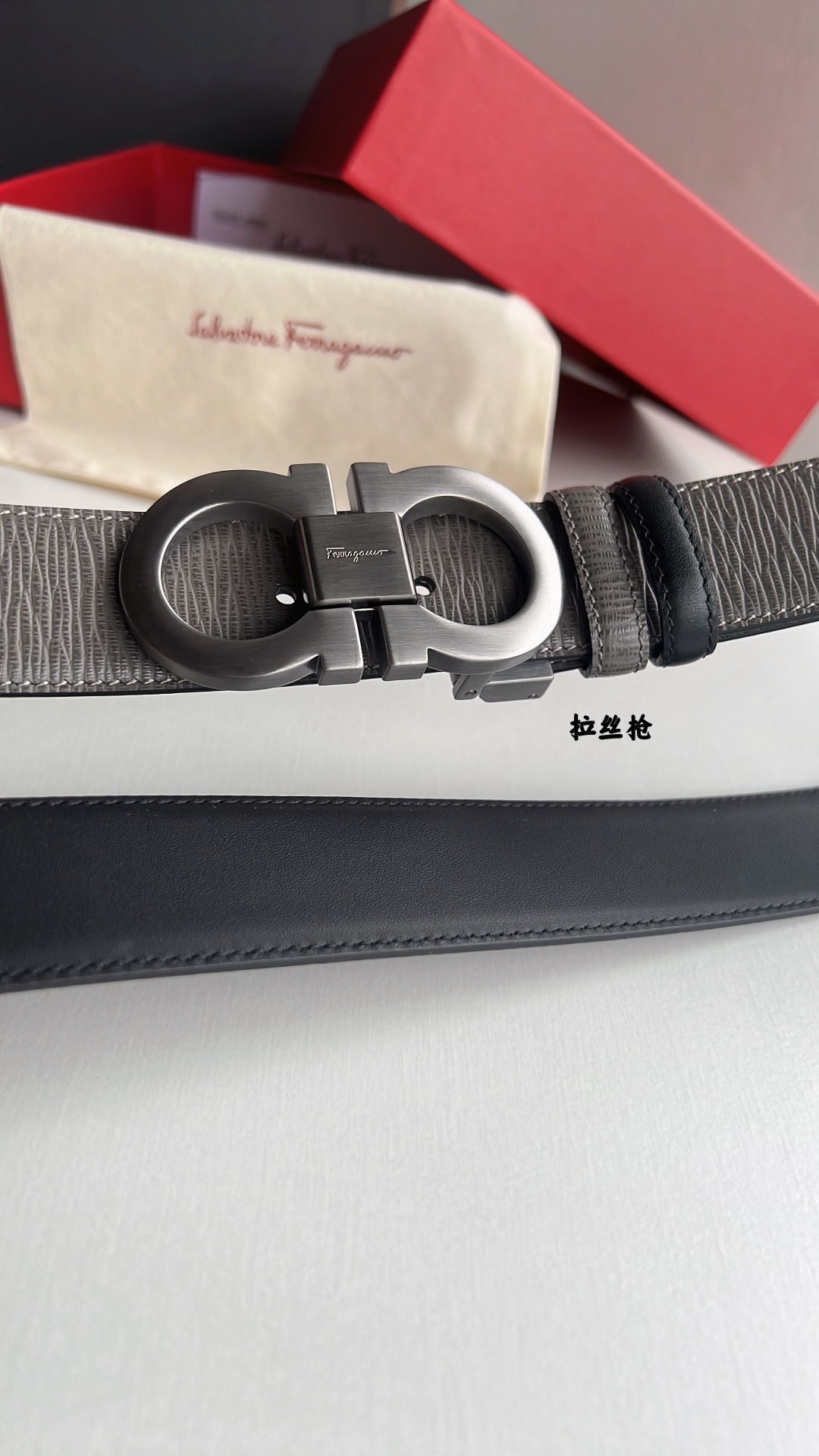 Ferragamo菲拉格慕   精致8字金属扣男士质感腰带3.5cm